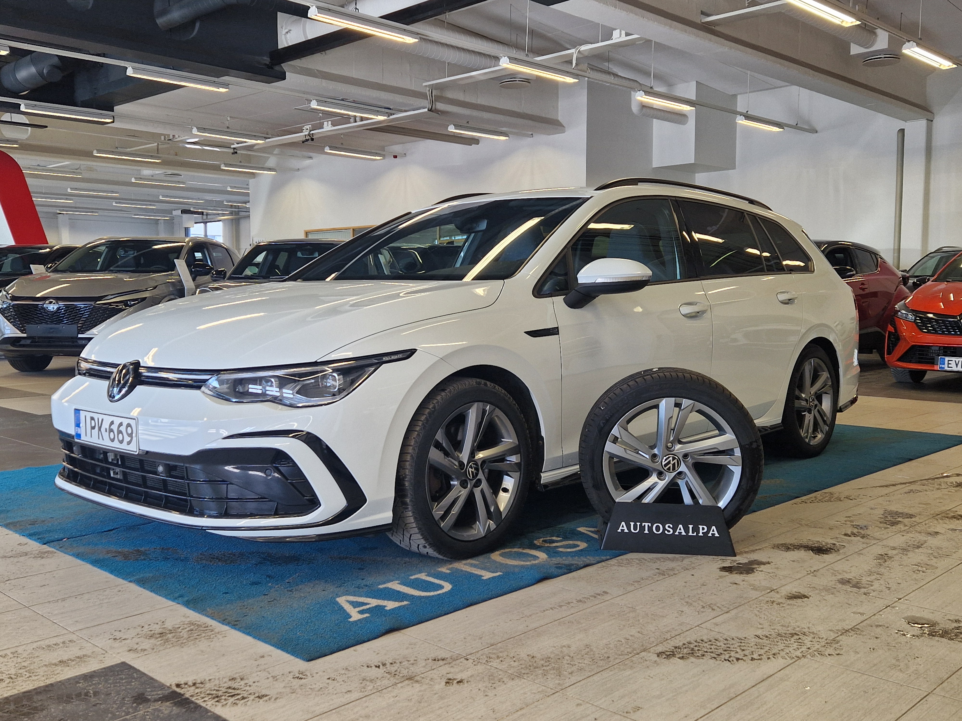 Volkswagen GOLF VARIANT R-LINE 2,0 TSI 140 KW 4MOTION DSG