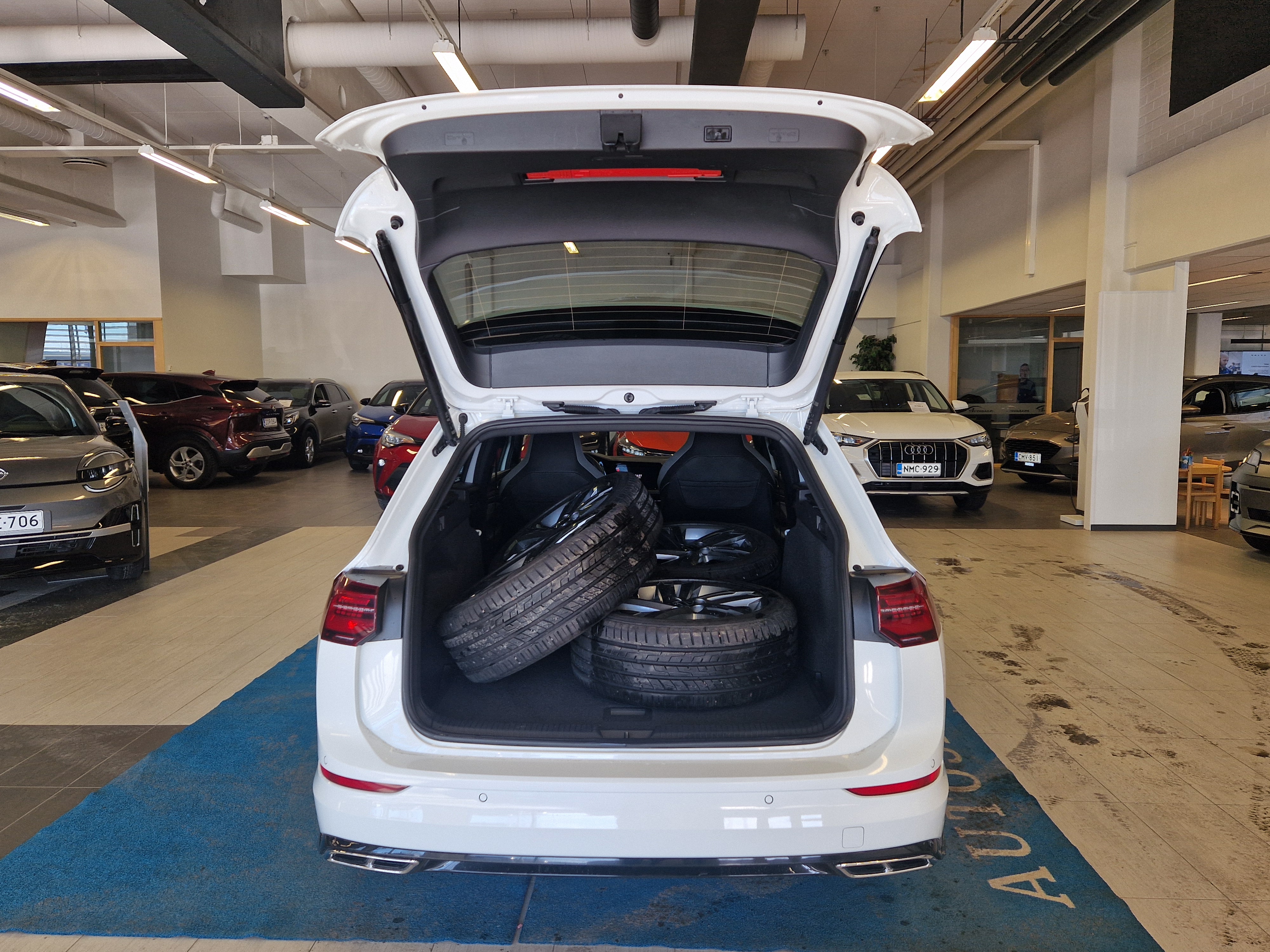 Volkswagen GOLF VARIANT R-LINE 2,0 TSI 140 KW 4MOTION DSG