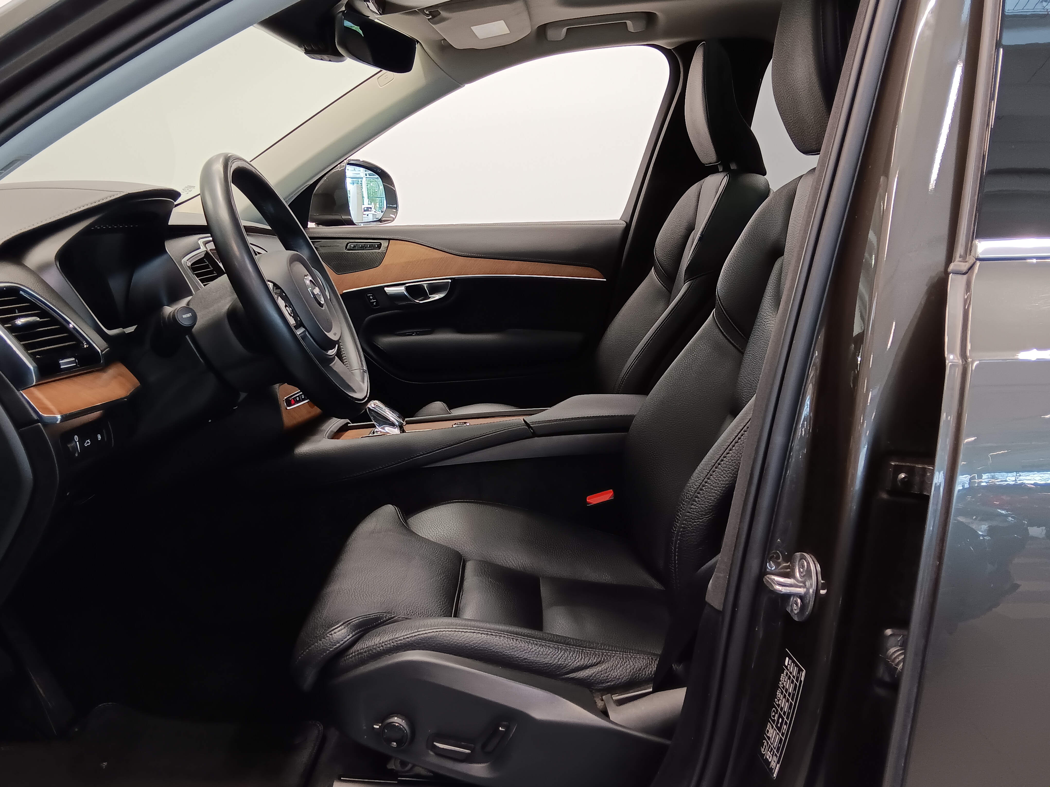 Volvo XC90 T8 AWD LONG RANGE HIGH PERFORMANCE INSCRIPTION AUT