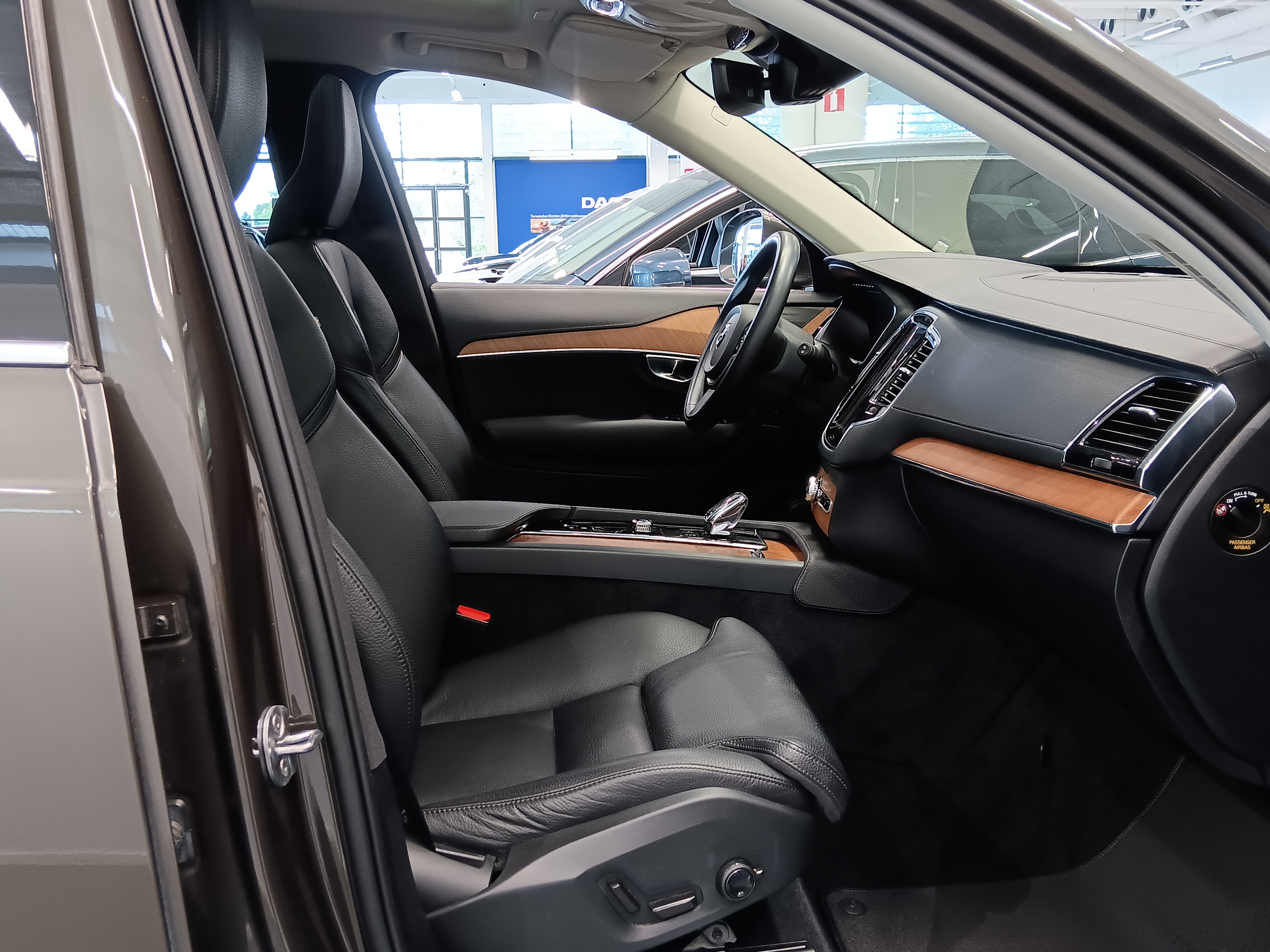 Volvo XC90 T8 AWD LONG RANGE HIGH PERFORMANCE INSCRIPTION AUT