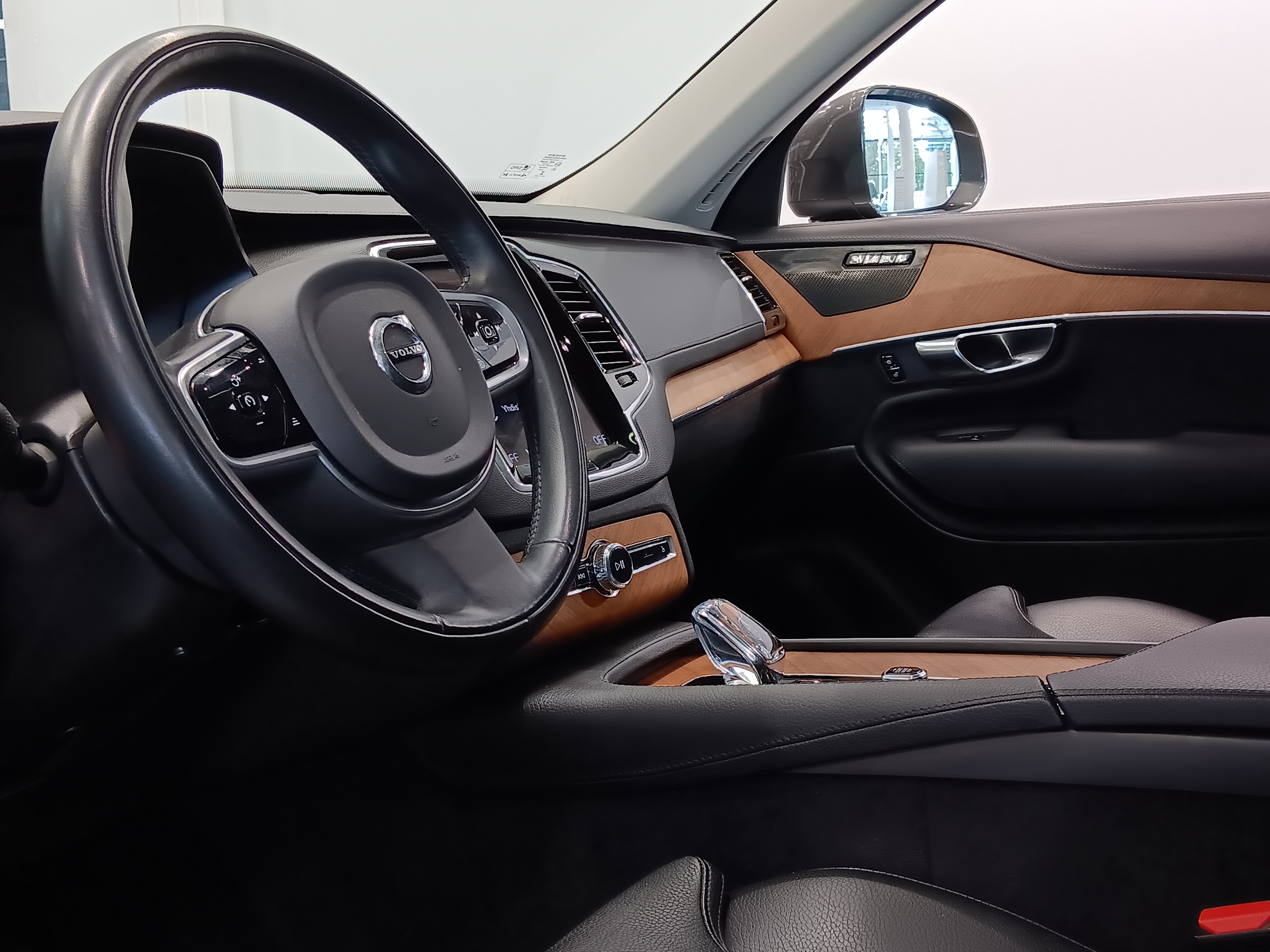 Volvo XC90 T8 AWD LONG RANGE HIGH PERFORMANCE INSCRIPTION AUT