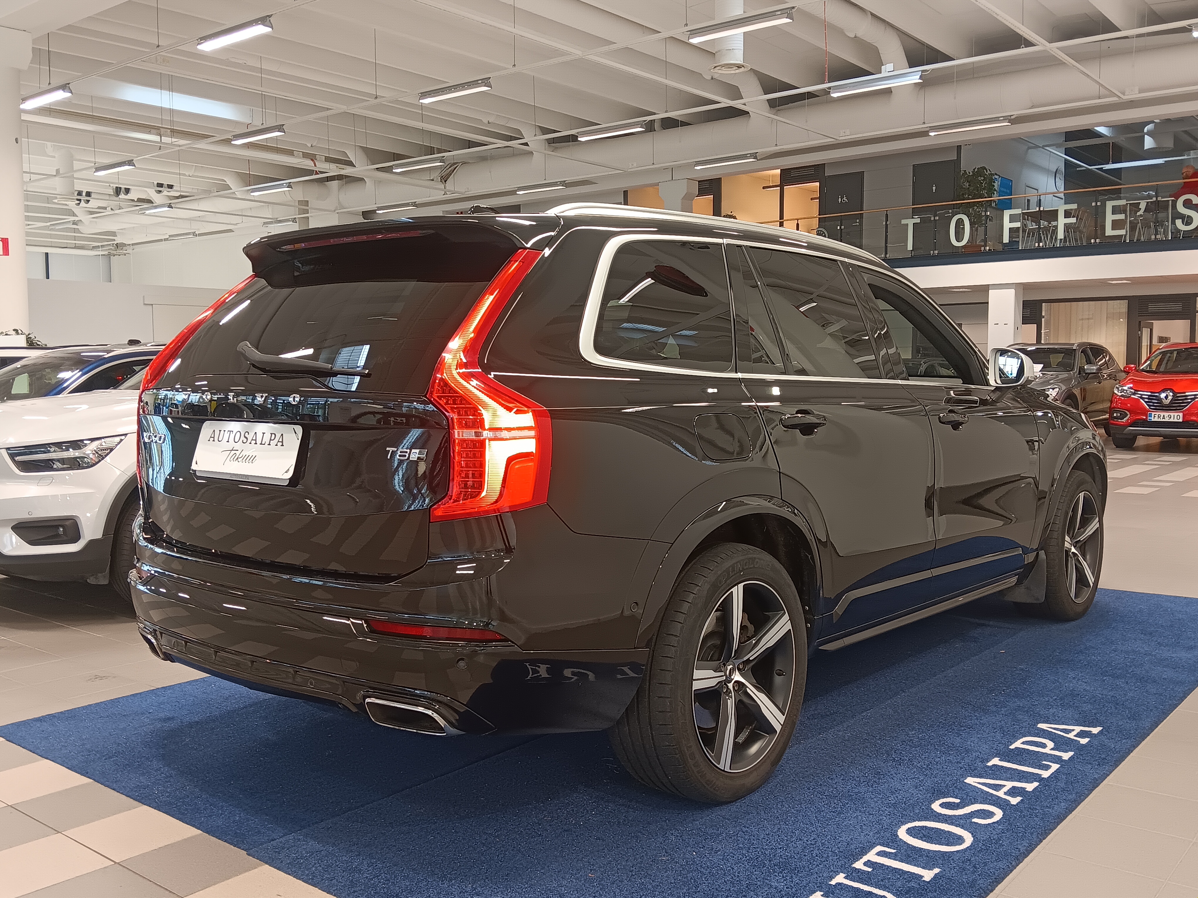 Volvo XC90 T8 Twin Engine AWD R-Design 2017, kuva 4/30