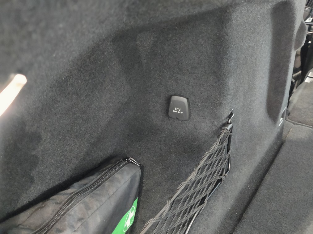 Volvo XC60 T8 AWD LONG RANGE PLUS DARK TAKUU 24KK/40TKM.