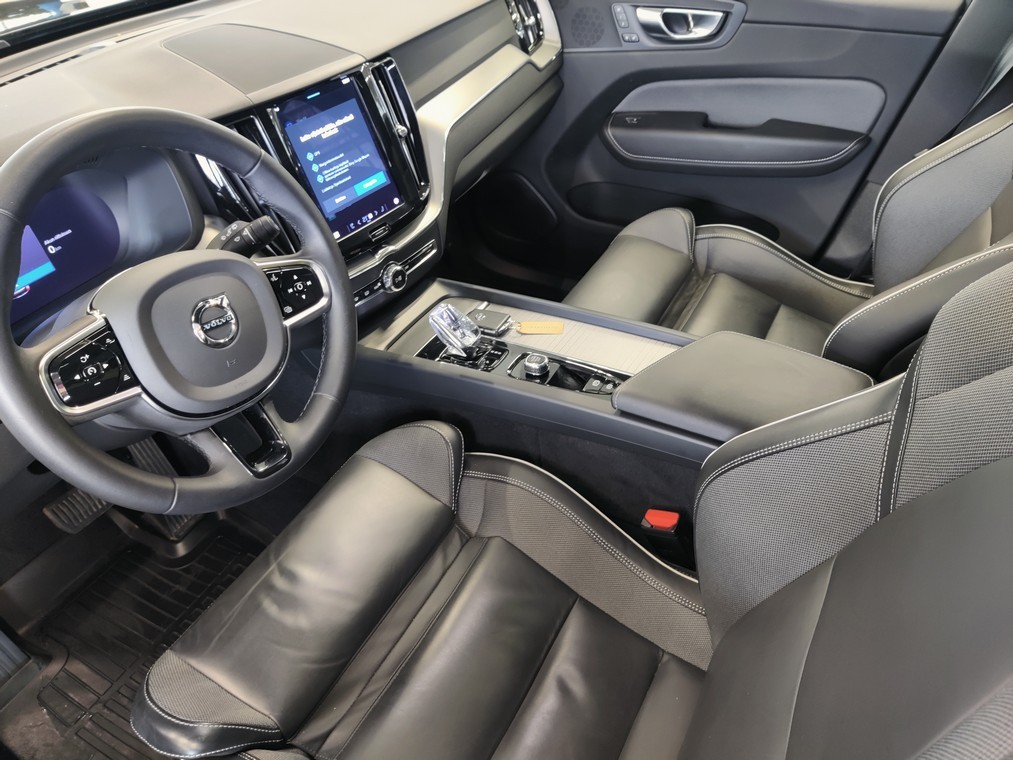 Volvo XC60 T8 AWD LONG RANGE PLUS DARK TAKUU 24KK/40TKM.