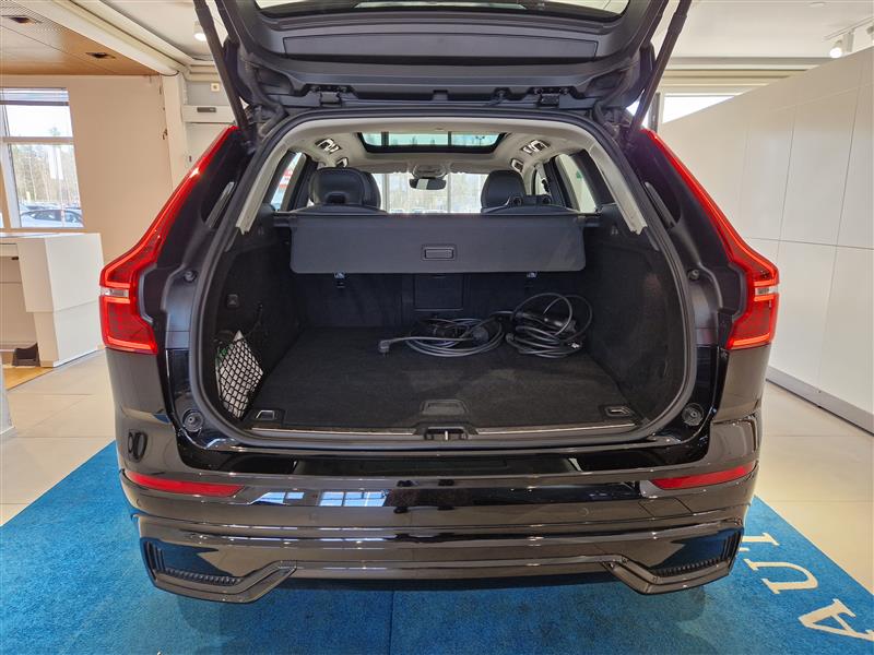 Volvo XC60 T8 AWD LONG RANGE PLUS DARK TAKUU 24KK/40TKM