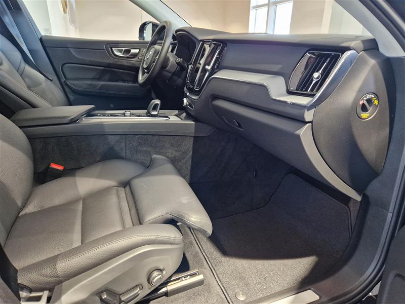 Volvo XC60 2023, kuva 7/28
