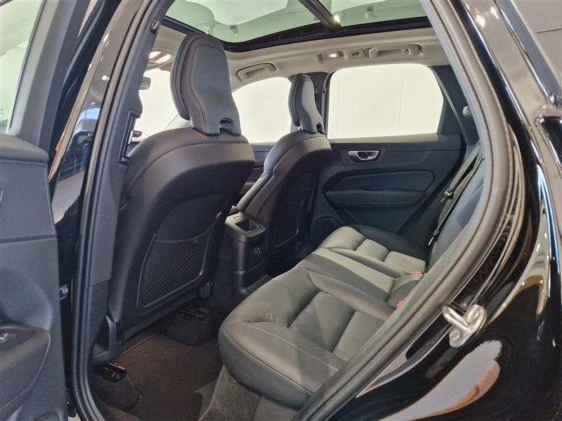 Volvo XC60 T8 AWD LONG RANGE PLUS DARK TAKUU 24KK/40TKM