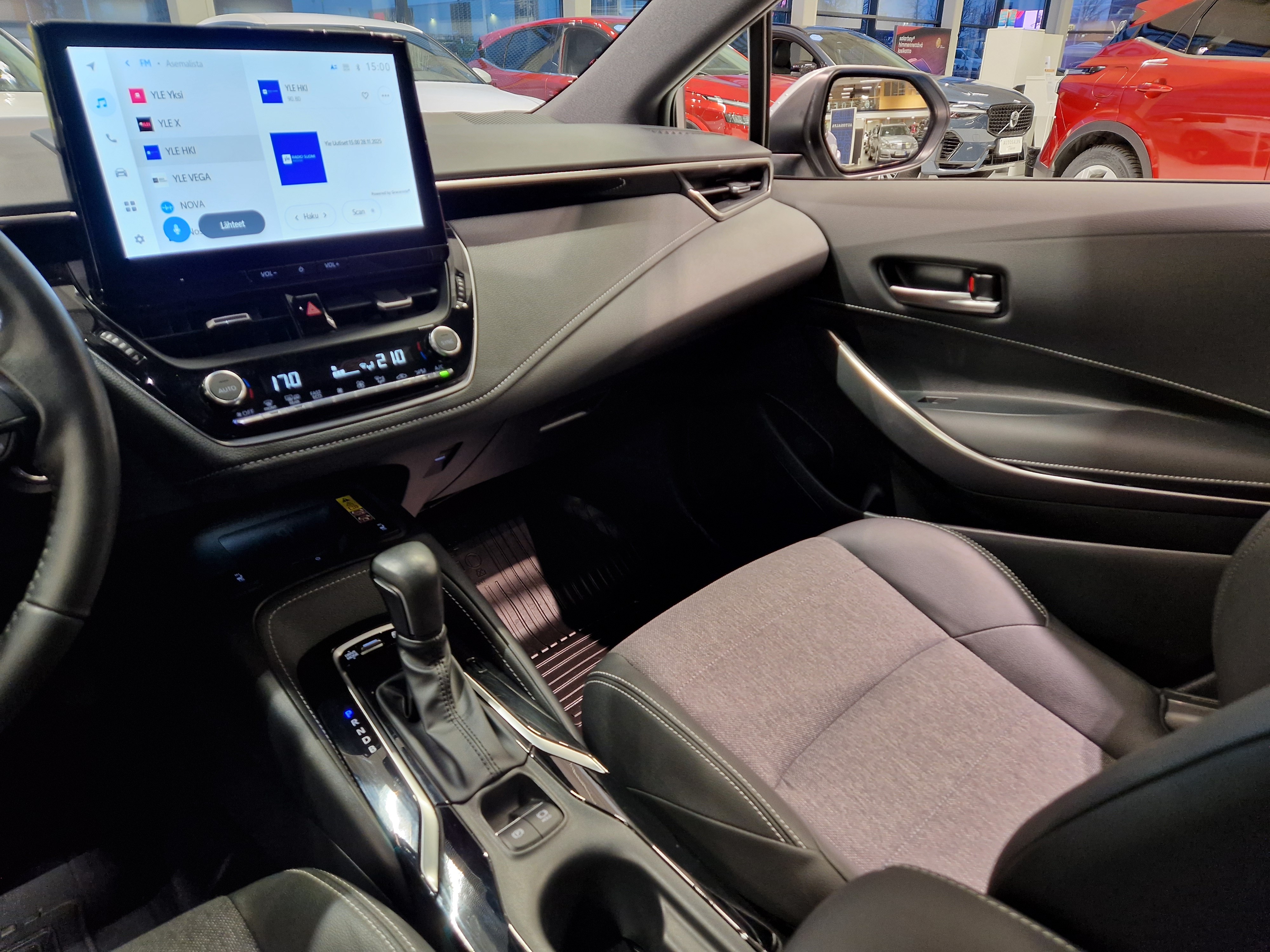 Toyota COROLLA TOURING SPORTS 1,8 HYBRID LAUNCH EDITION