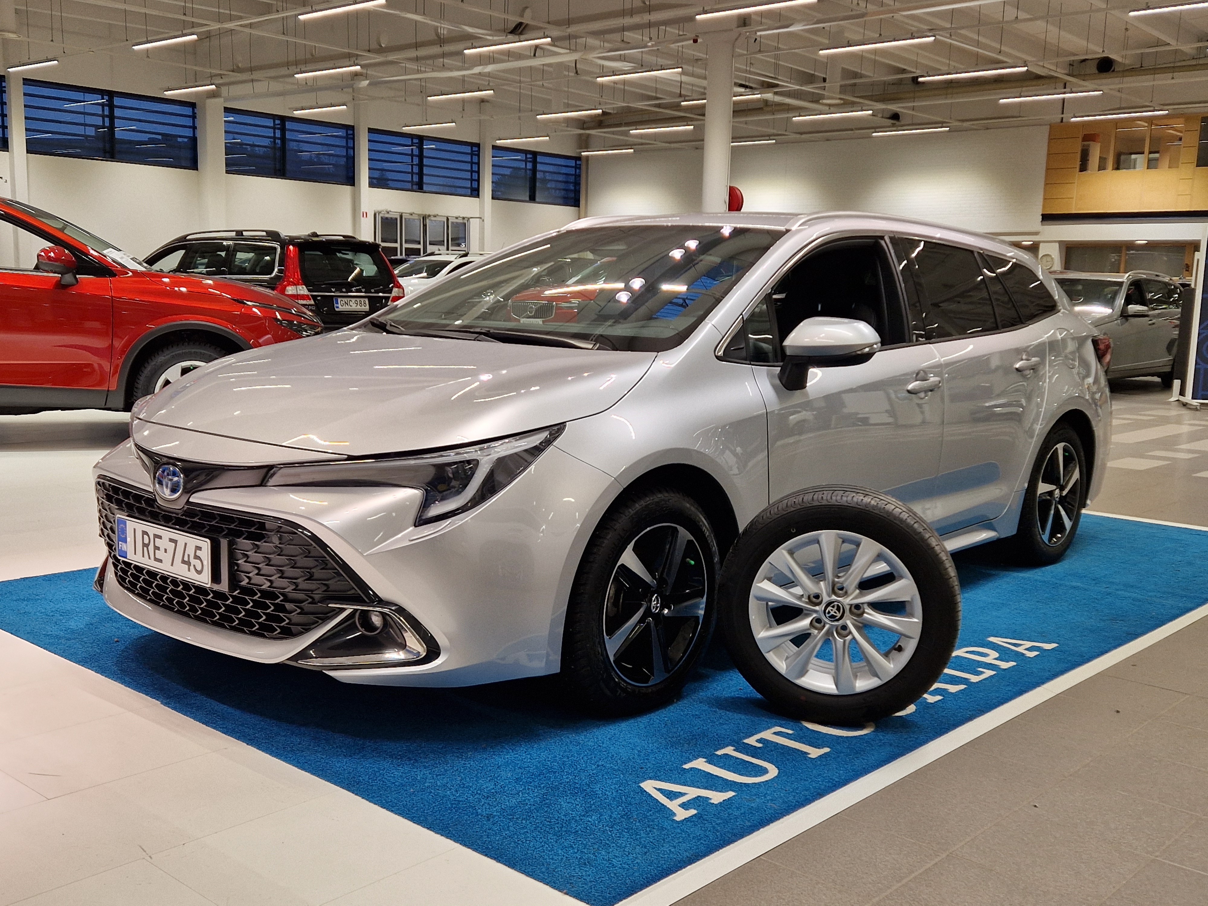 Toyota COROLLA TOURING SPORTS 1,8 HYBRID LAUNCH EDITION
