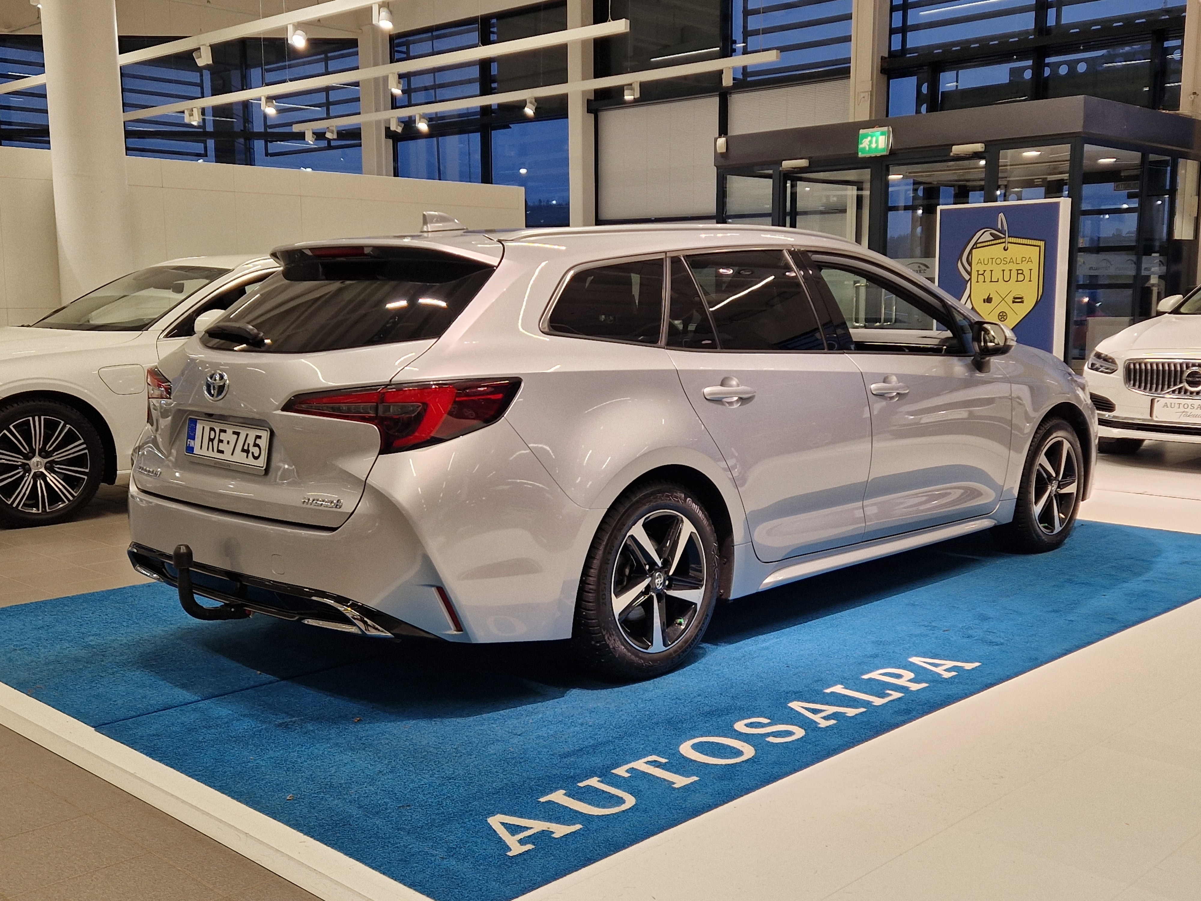 Toyota COROLLA TOURING SPORTS 1,8 HYBRID LAUNCH EDITION