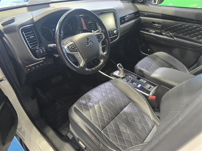 Mitsubishi OUTLANDER PHEV INSTYLE 4WD 5P