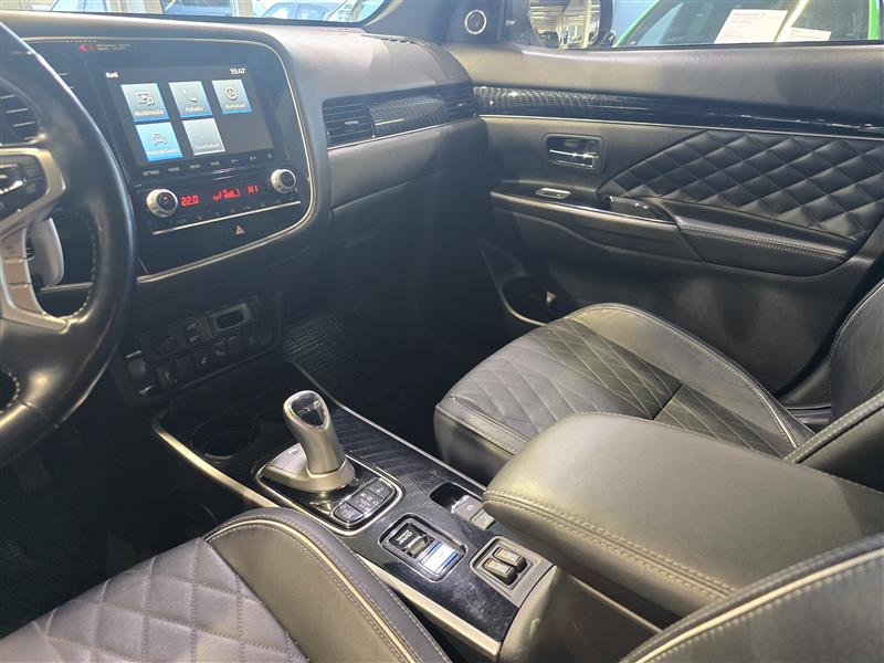 Mitsubishi OUTLANDER PHEV INSTYLE 4WD 5P