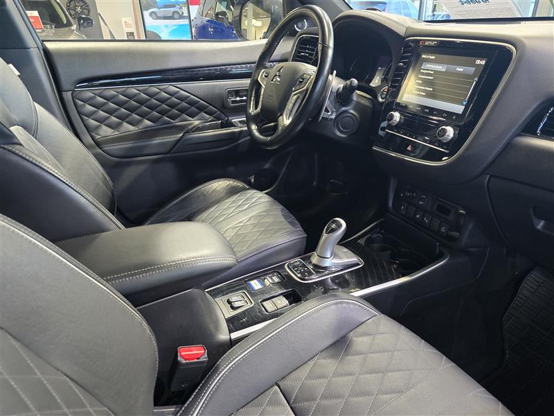 Mitsubishi OUTLANDER PHEV INSTYLE 4WD 5P