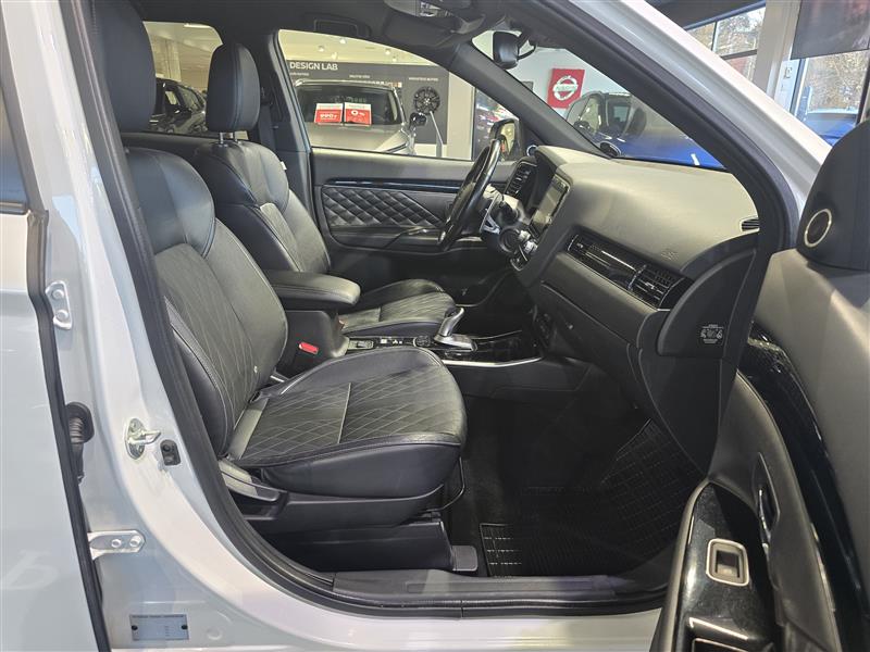 Mitsubishi OUTLANDER PHEV INSTYLE 4WD 5P