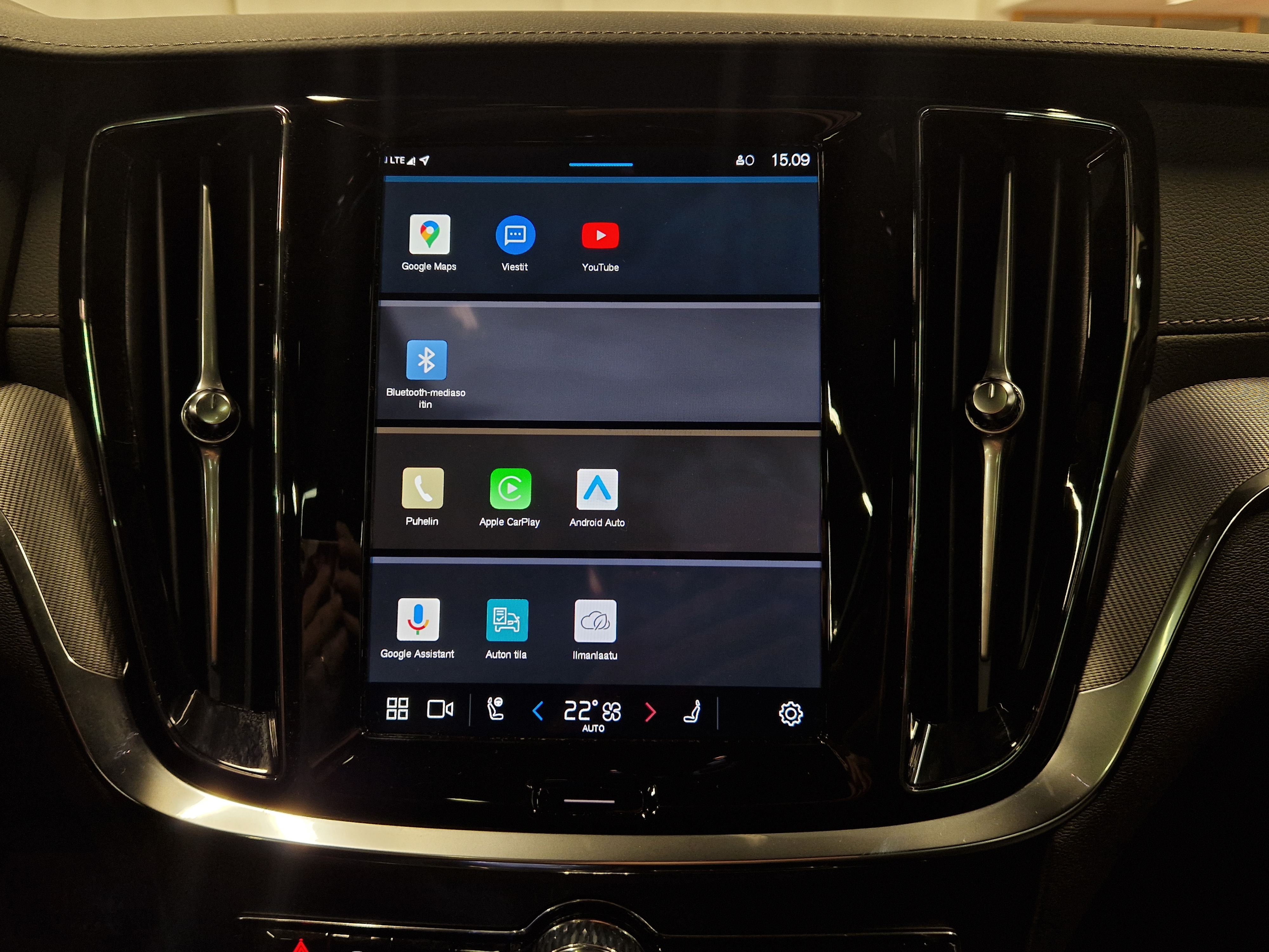 Volvo V60 T8 AWD LONG RANGE ULTRA DARK TAKUU 24KK/40TKM