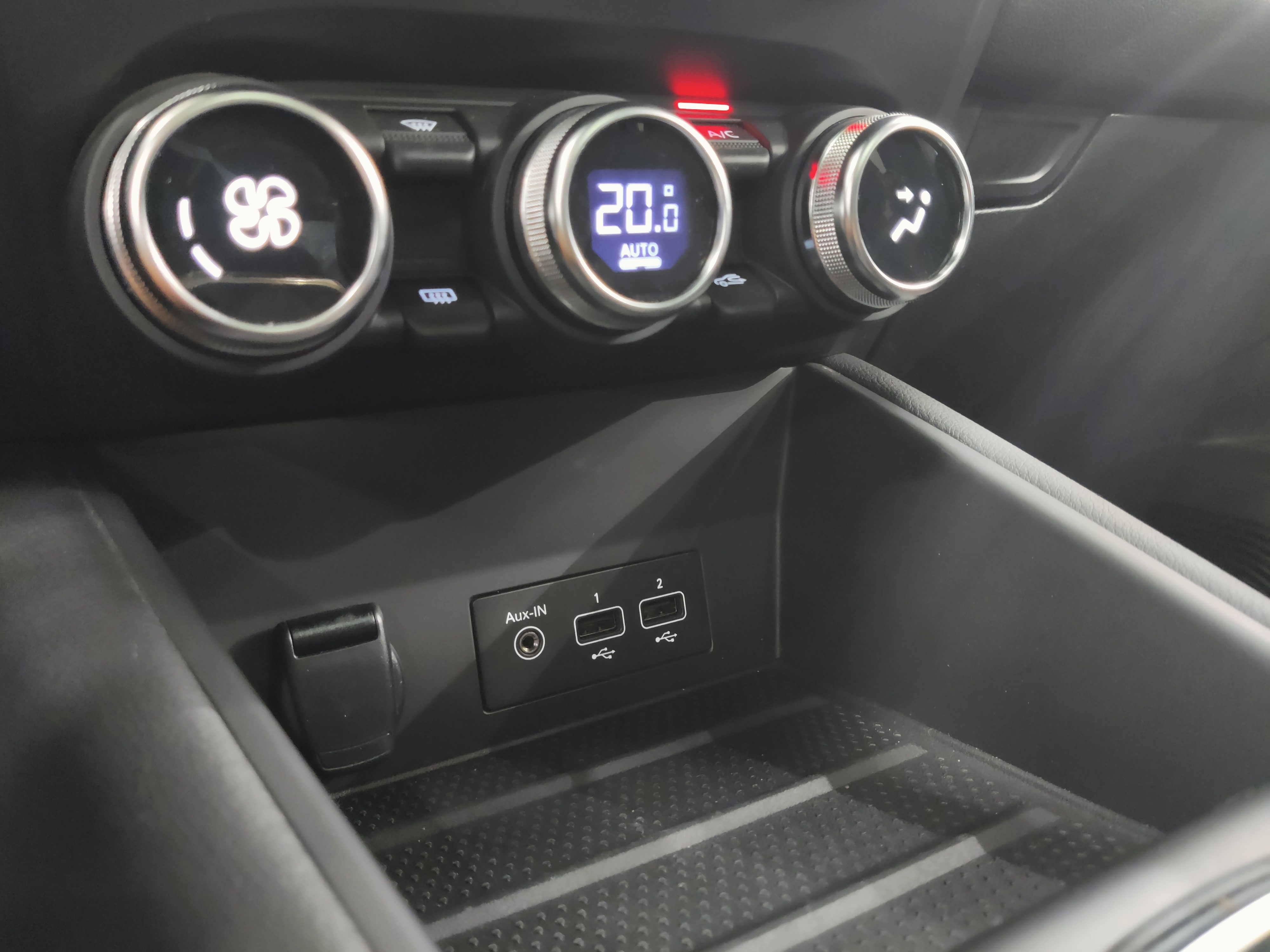 Renault CAPTUR E-TECH PLUG-IN HYBRID INTENS TAKUU 24KK/40TKM