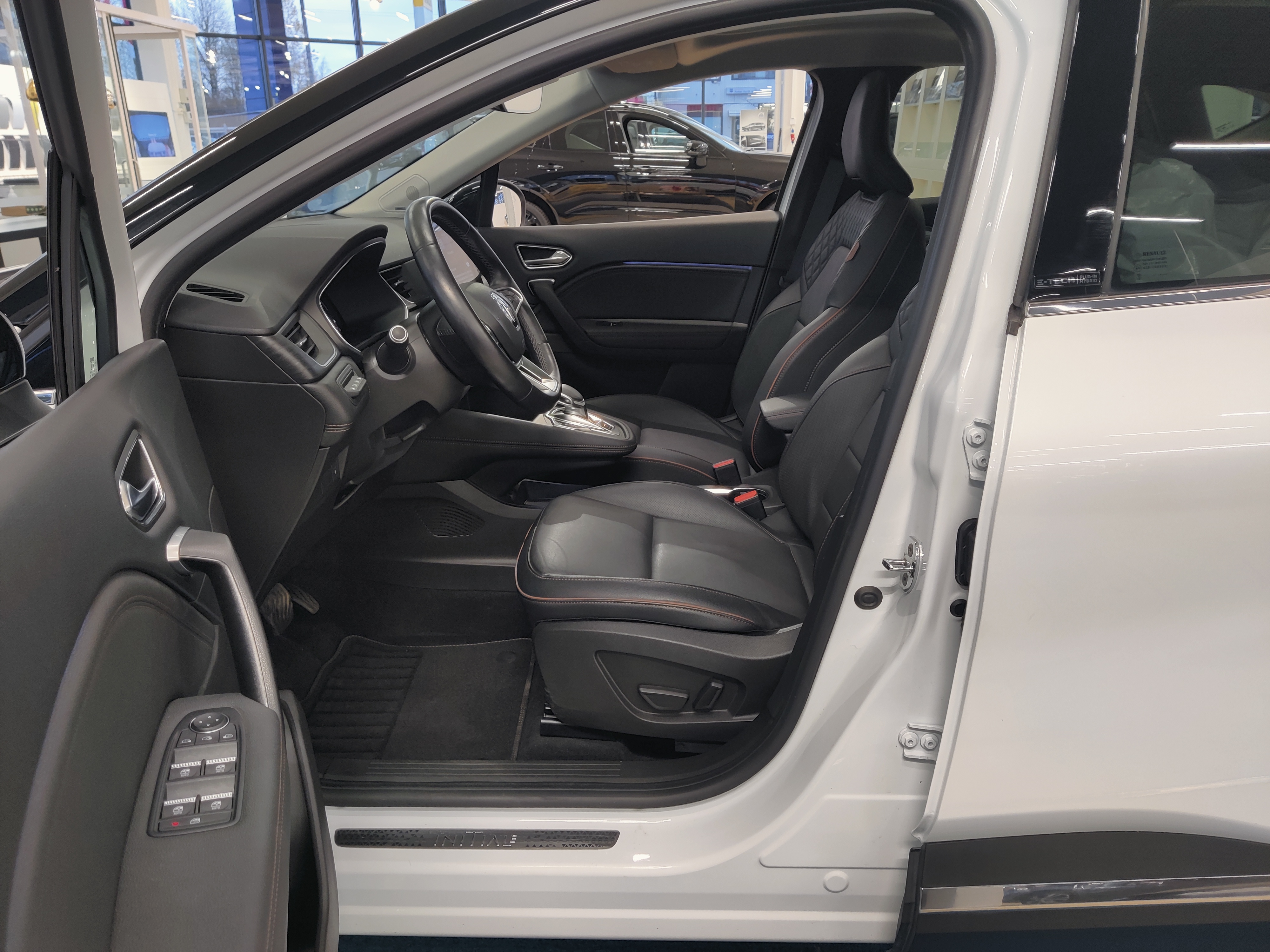 Renault CAPTUR E-TECH PLUG-IN HYBRID INTENS TAKUU 24KK/40TKM