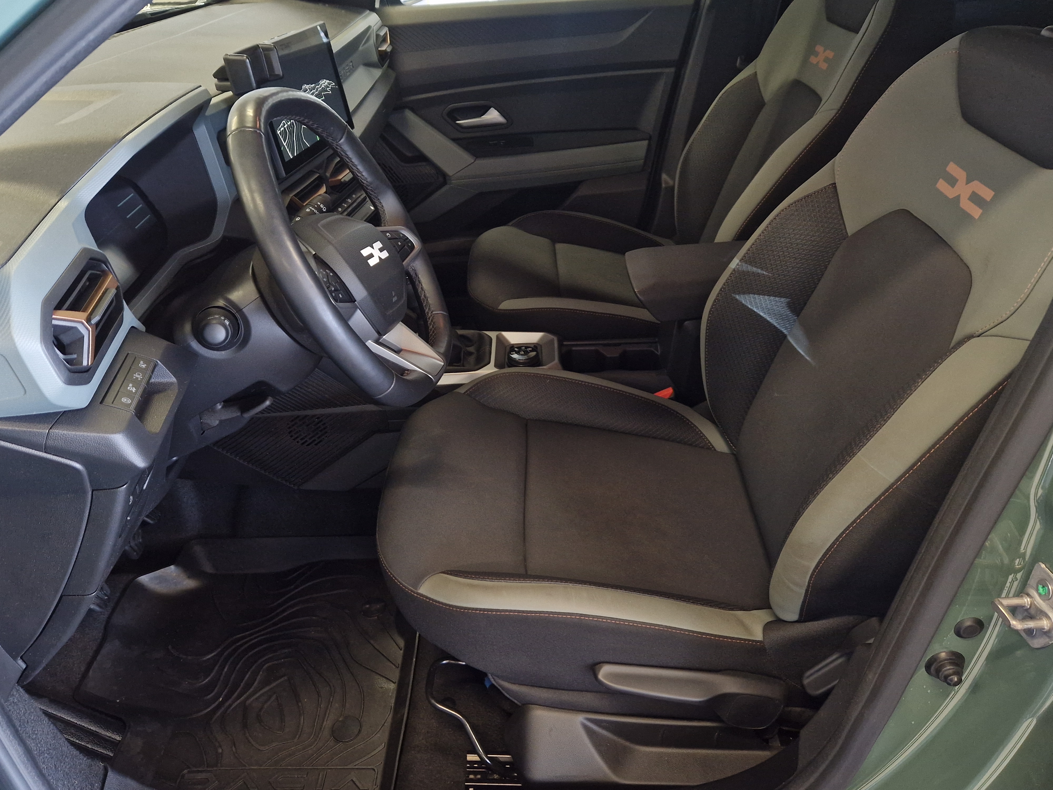 Dacia DUSTER TCE 130 4X4 EXTREME TAKUU 24KK/40TKM