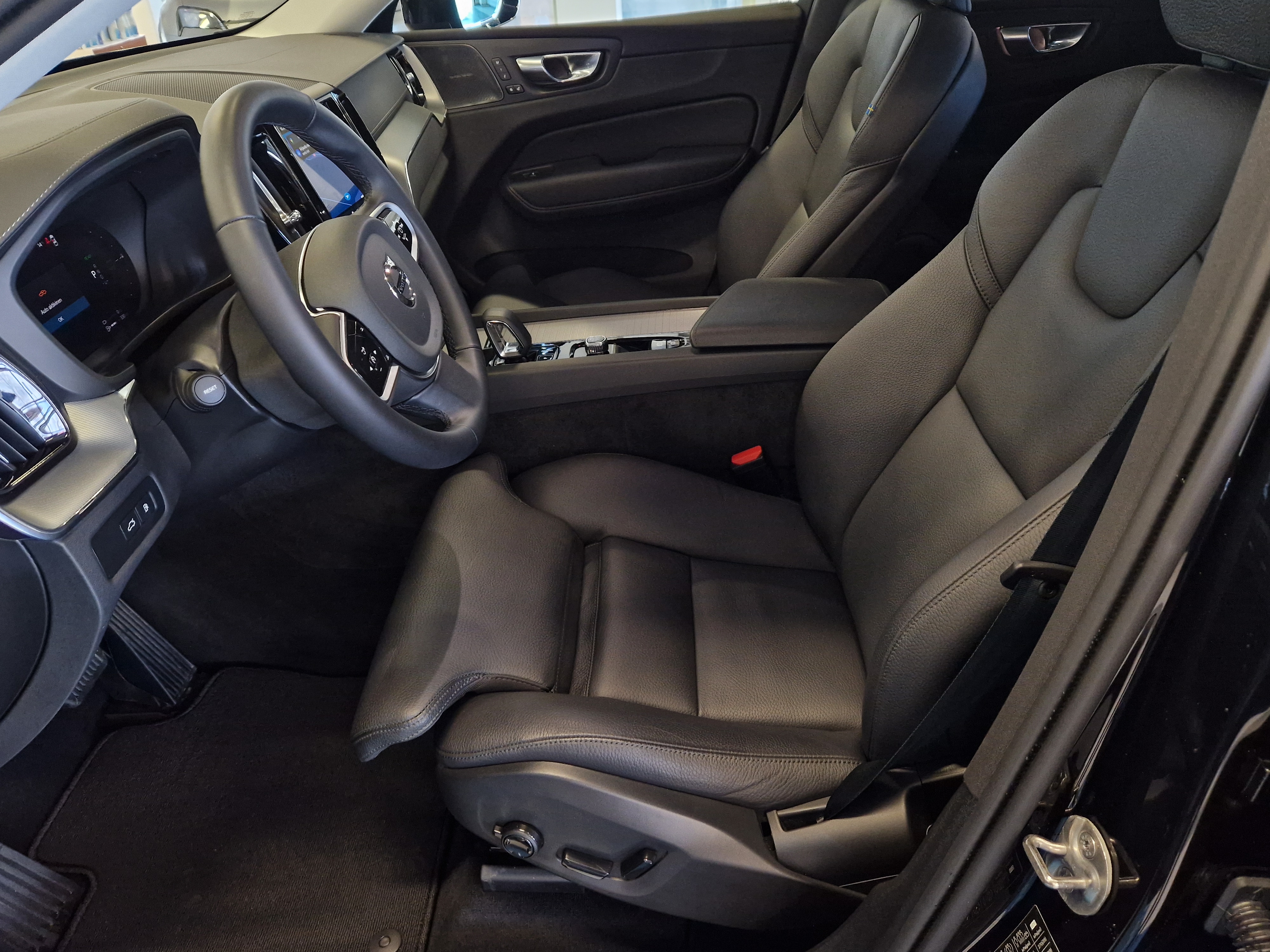 Volvo XC60 T8 AWD LONG RANGE ULTRA DARK AUT.