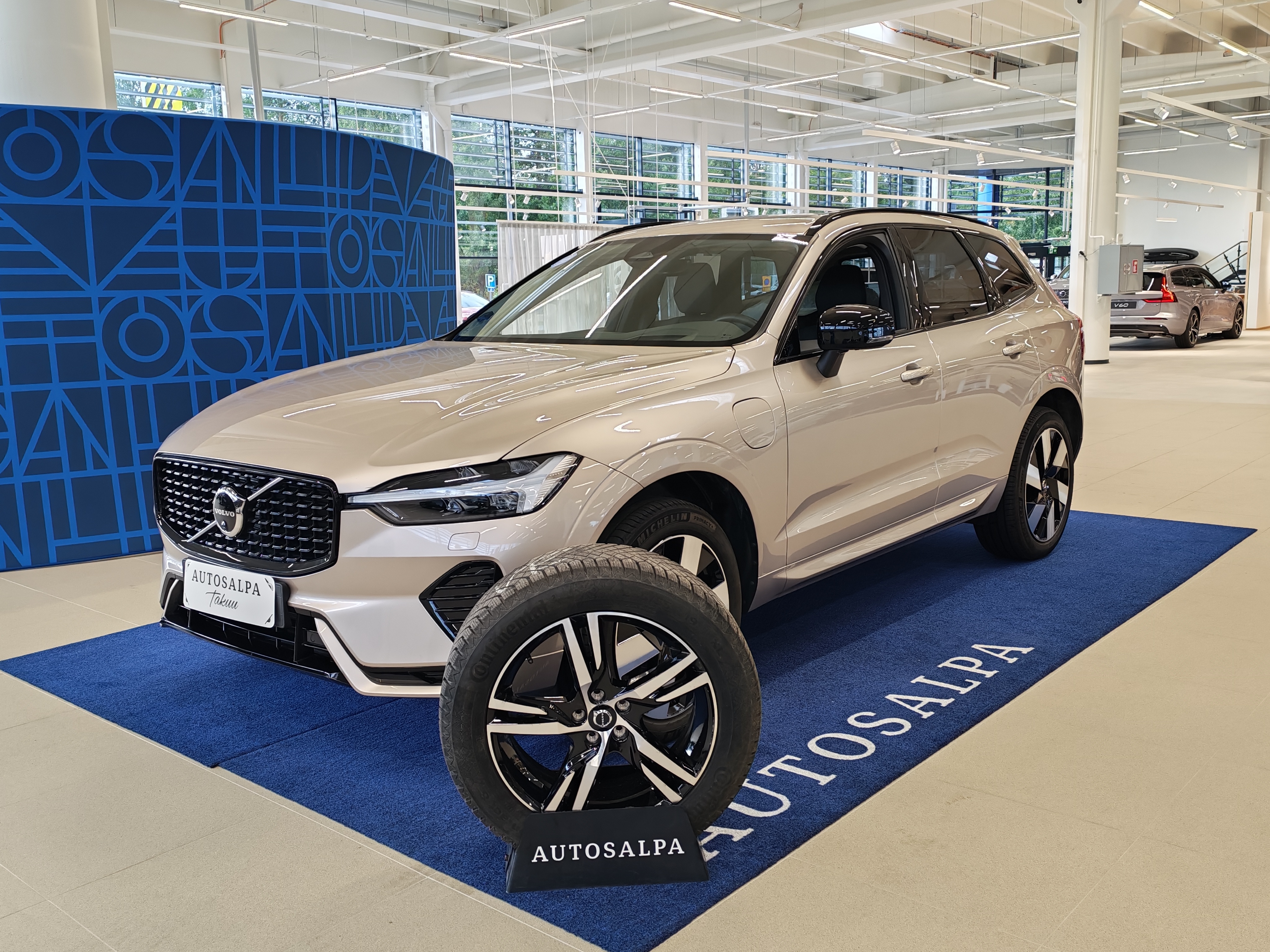 Volvo XC60 T8 AWD Long Range Ultra Dark 2025, kuva 2/23
