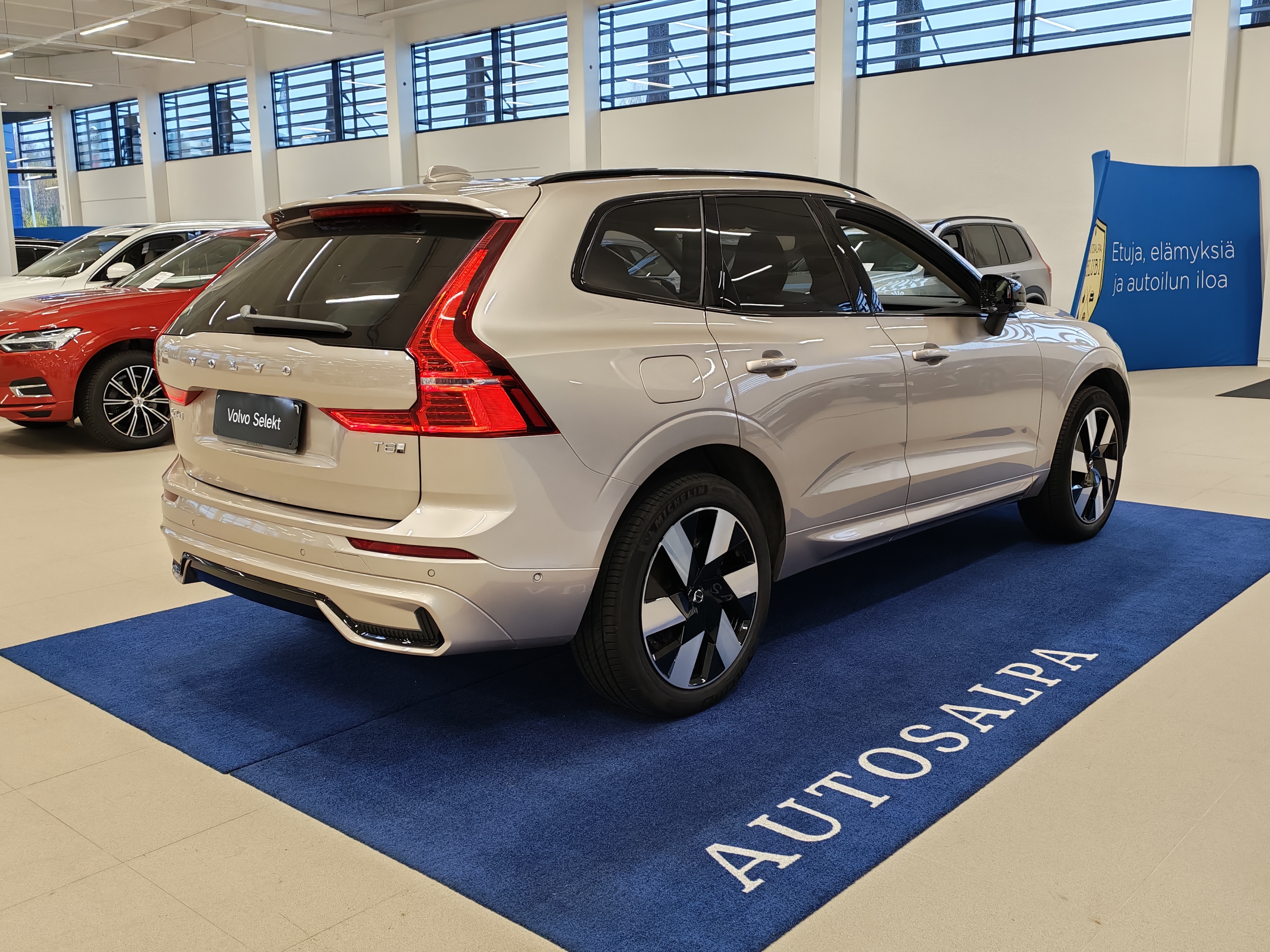 Volvo XC60 T8 AWD Long Range Ultra Dark 2025, bild 3/24