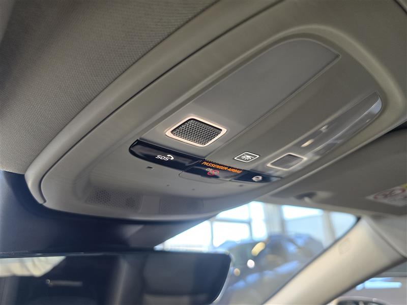 Volvo V60 T8 AWD LONG RANGE LIMITED EDITION.