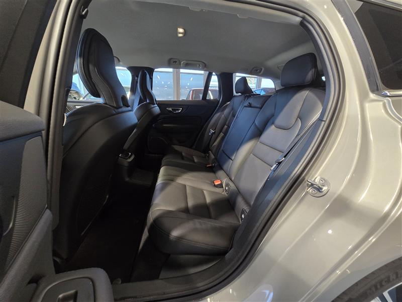 Volvo V60 T8 AWD LONG RANGE LIMITED EDITION.