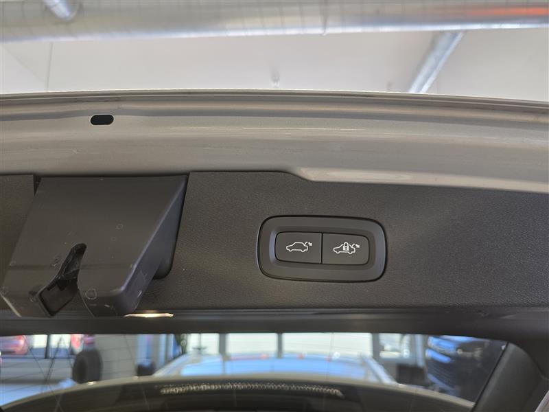 Volvo V60 T8 AWD LONG RANGE LIMITED EDITION.