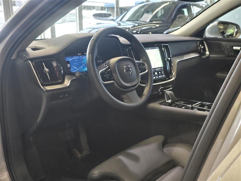Volvo V60 T8 AWD LONG RANGE LIMITED EDITION.