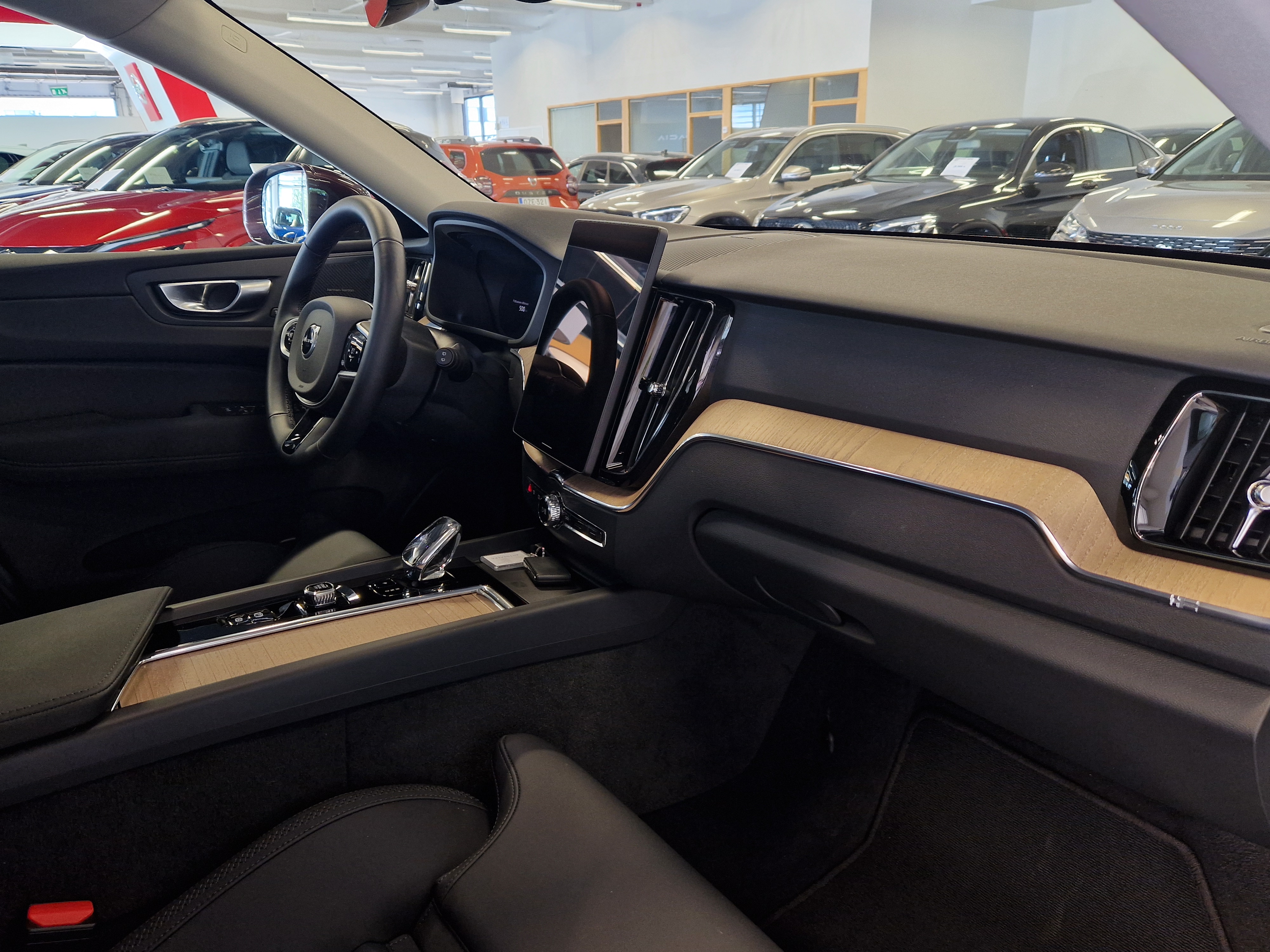 Volvo XC60 T8 AWD LONG RANGE HIGH PERFORMANCE PLUS BRIGHT.
