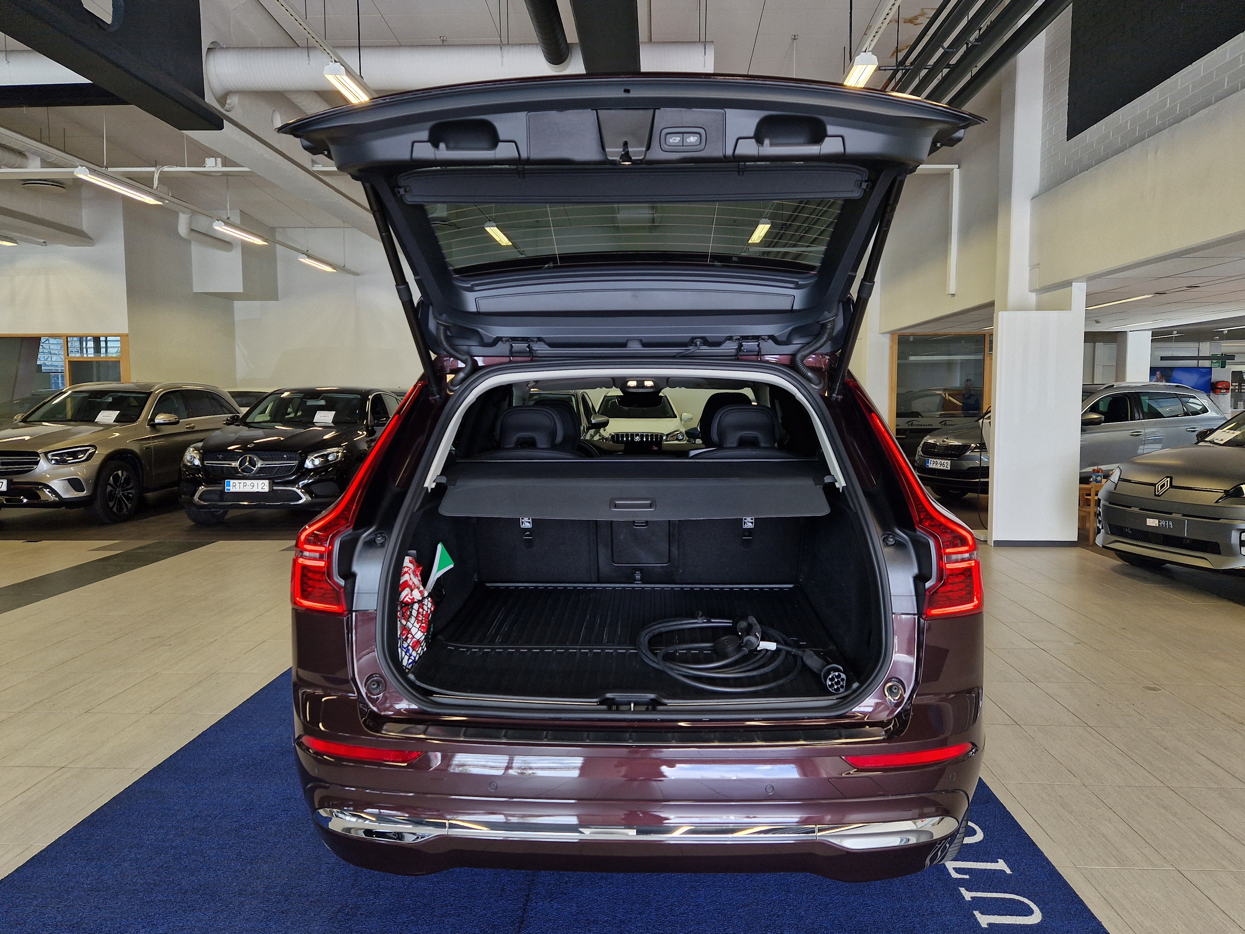 Volvo XC60 T8 AWD LONG RANGE HIGH PERFORMANCE PLUS BRIGHT.