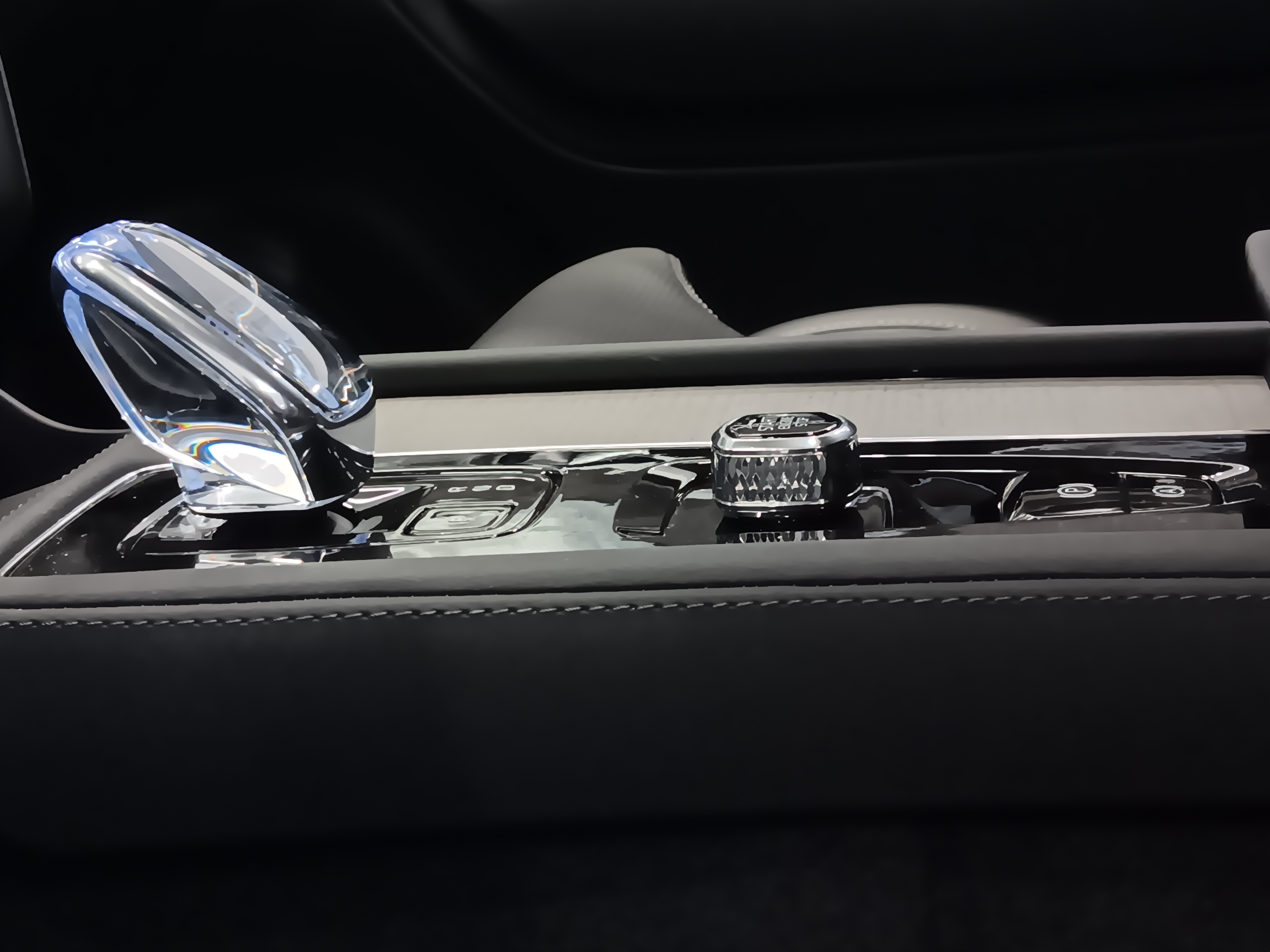 Volvo XC90 T8 AWD LONG RANGE HIGH PERFORMANCE PLUS DARK