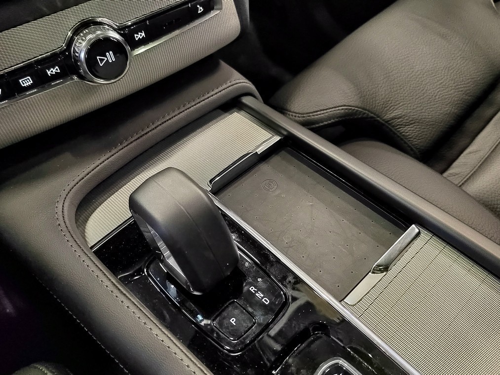Volvo XC90 T8 AWD LONG RANGE ULTRA BRIGHT TAKUU 24KK/40TKM.
