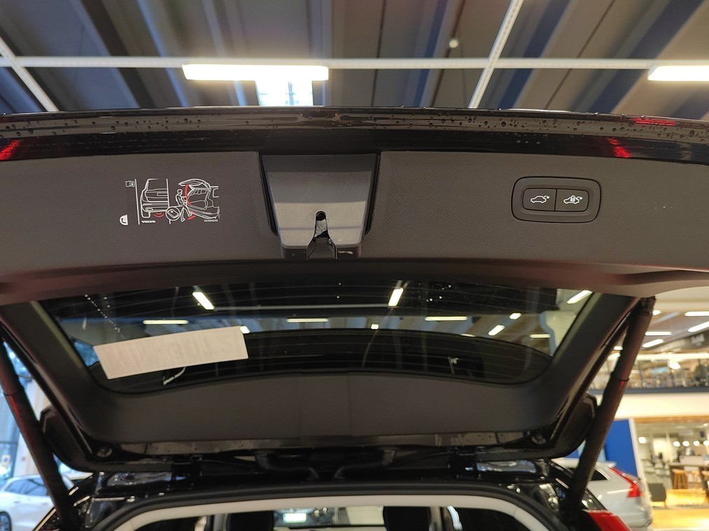Volvo XC90 T8 AWD LONG RANGE ULTRA BRIGHT TAKUU 24KK/40TKM.