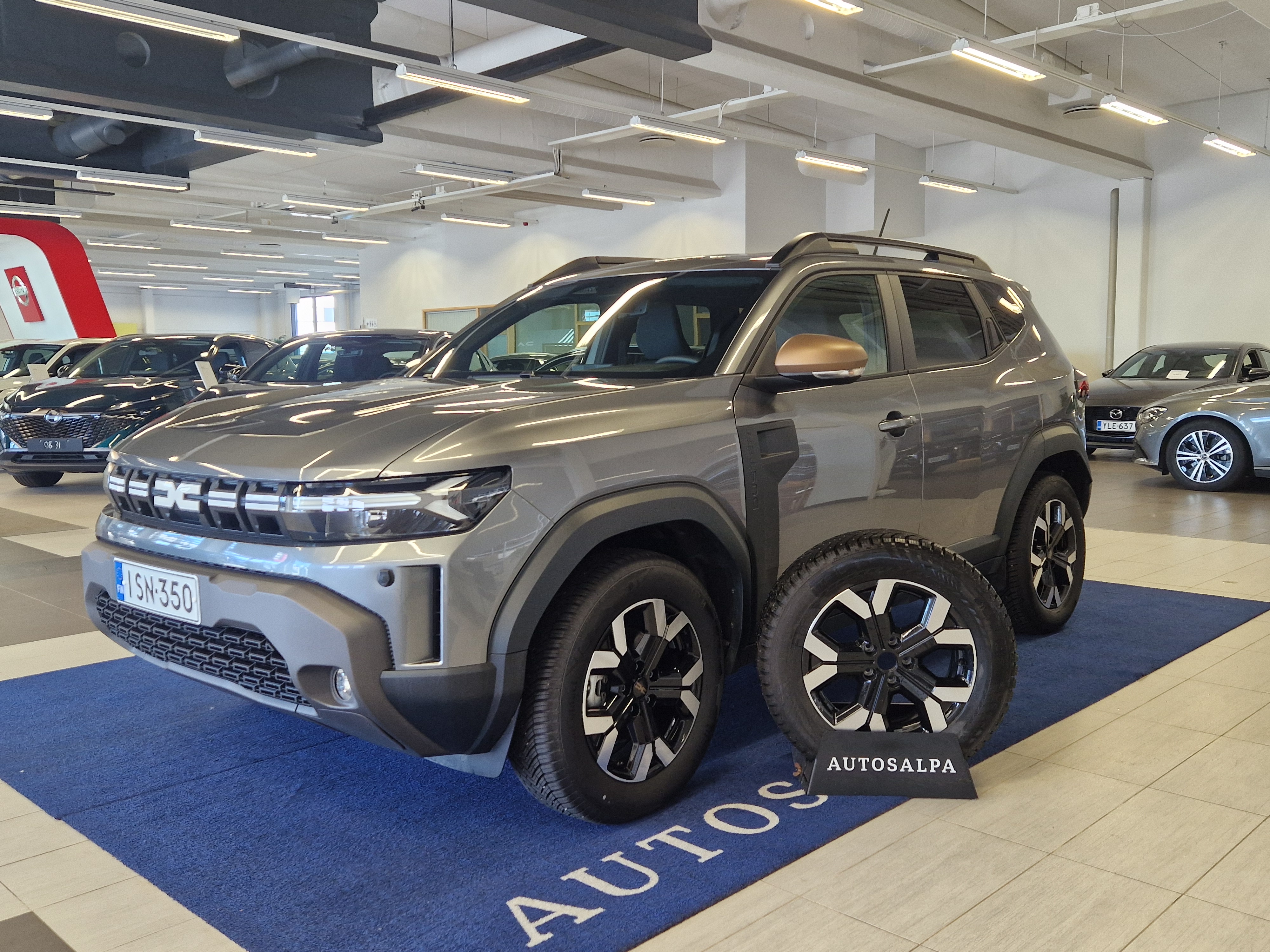 Dacia DUSTER MILD HYBRID 130 4X4 EXTREME TAKUU 24KK/40TKM