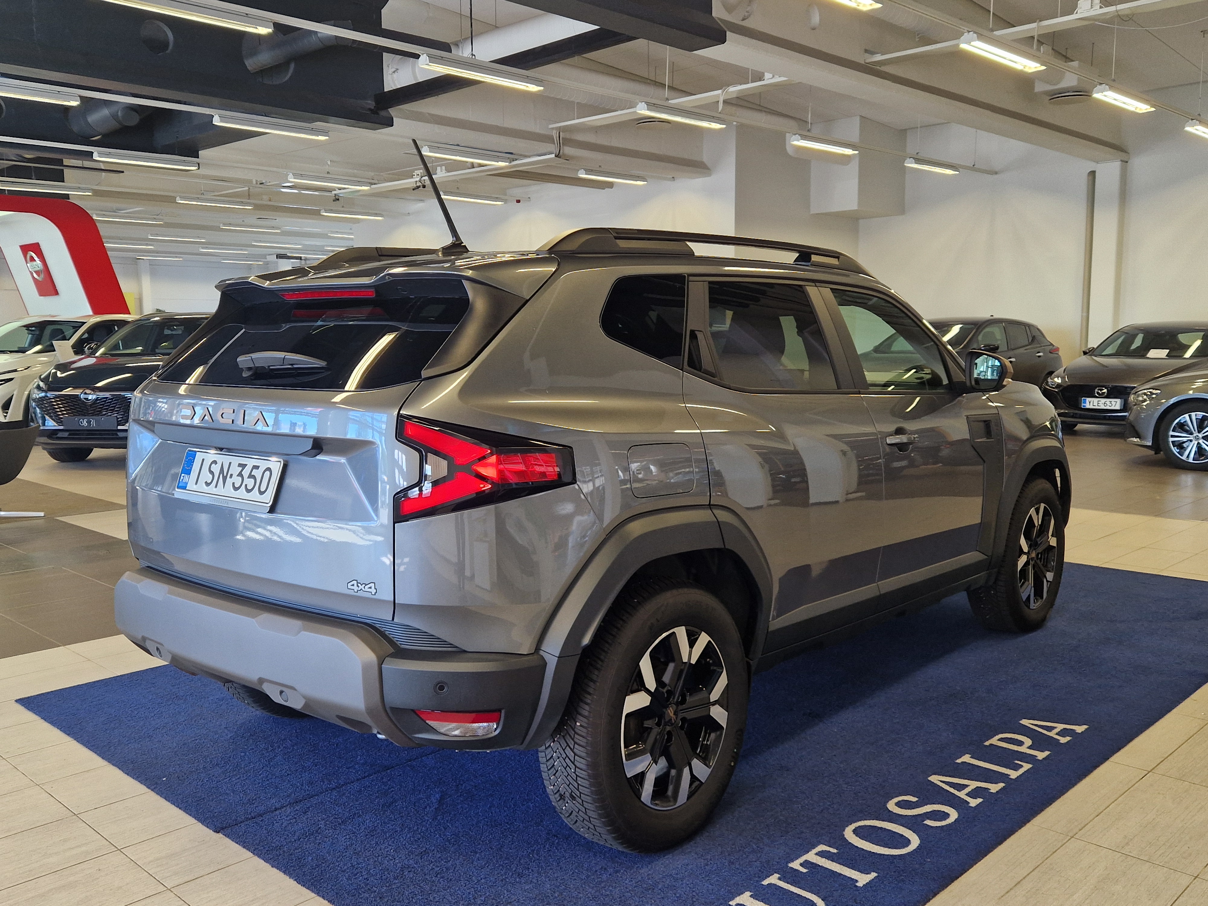 Dacia DUSTER MILD HYBRID 130 4X4 EXTREME TAKUU 24KK/40TKM
