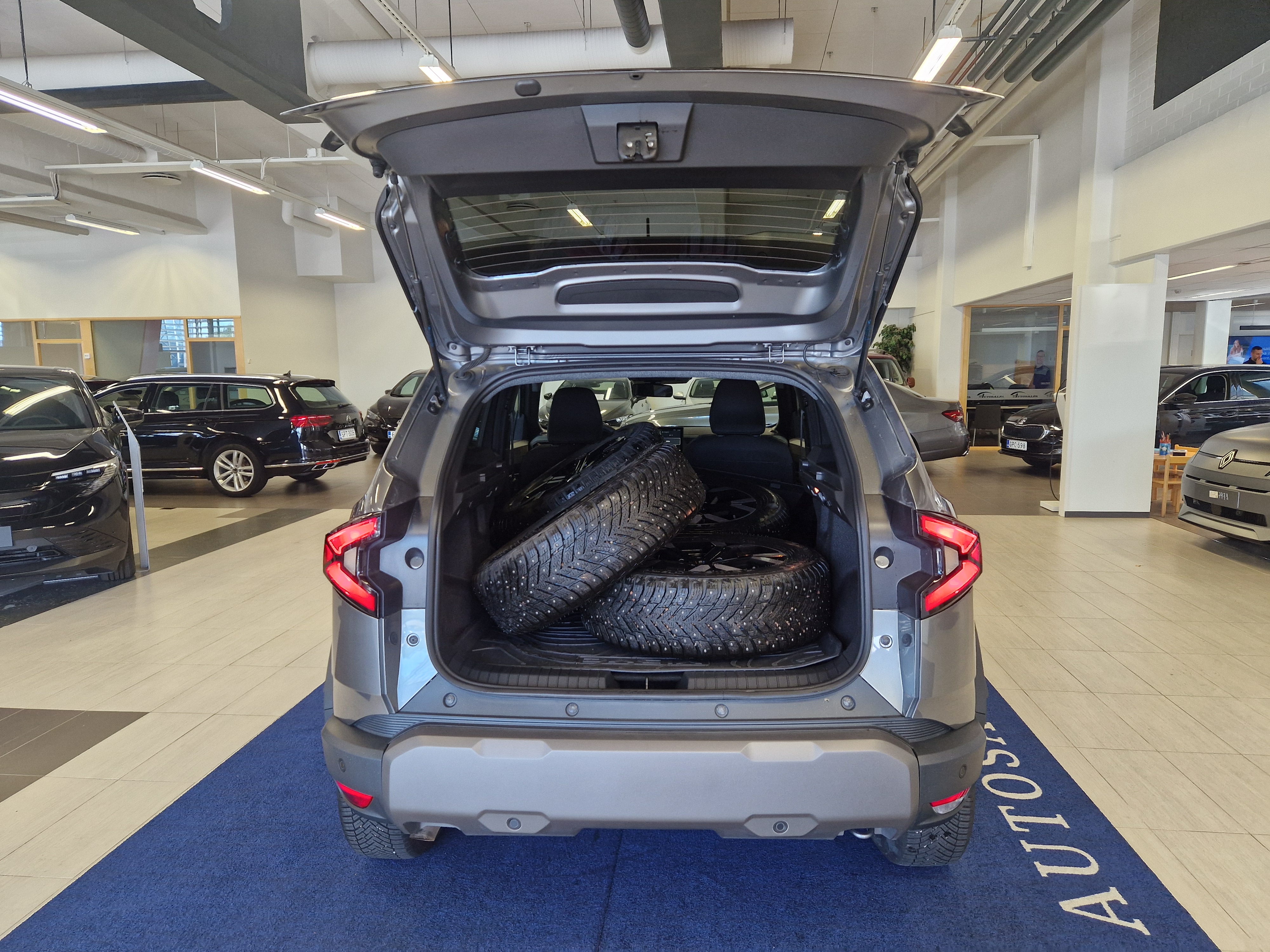 Dacia DUSTER MILD HYBRID 130 4X4 EXTREME TAKUU 24KK/40TKM