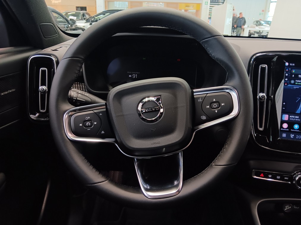 Volvo EX40 TWIN PLUS