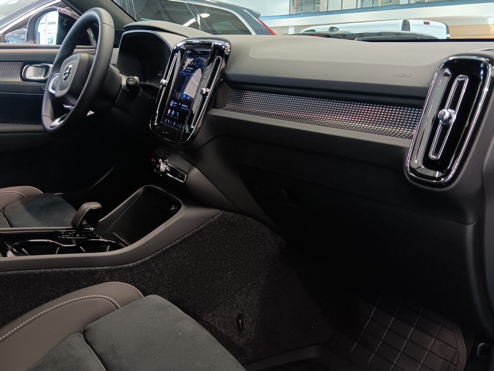 Volvo EX40 TWIN PLUS