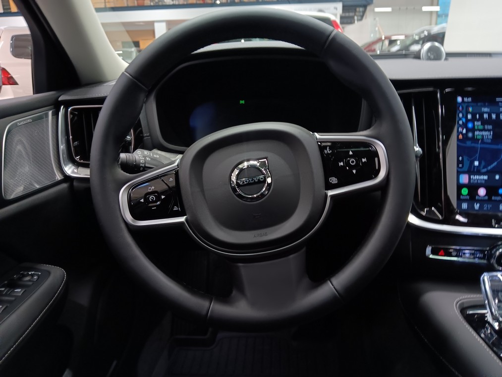 Volvo V60 T8 AWD LONG RANGE HIGH PERFORMANCE ULTRA DARK