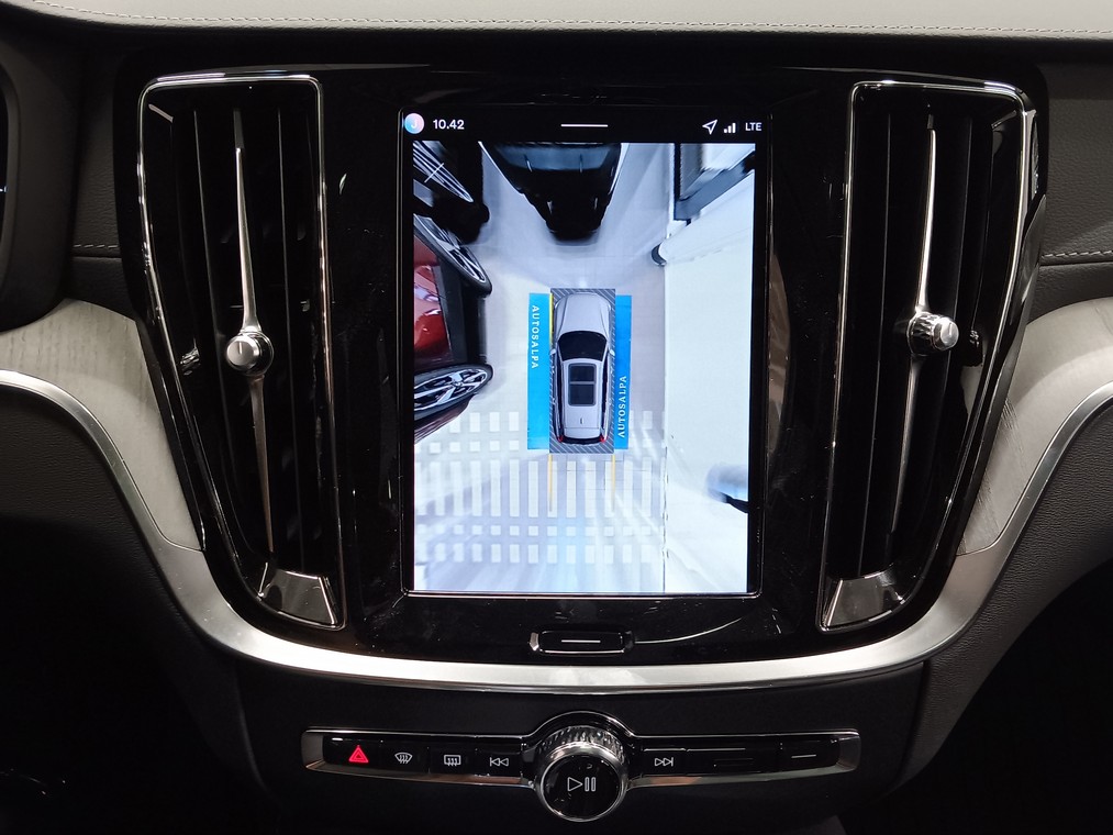 Volvo V60 T8 AWD LONG RANGE HIGH PERFORMANCE ULTRA DARK