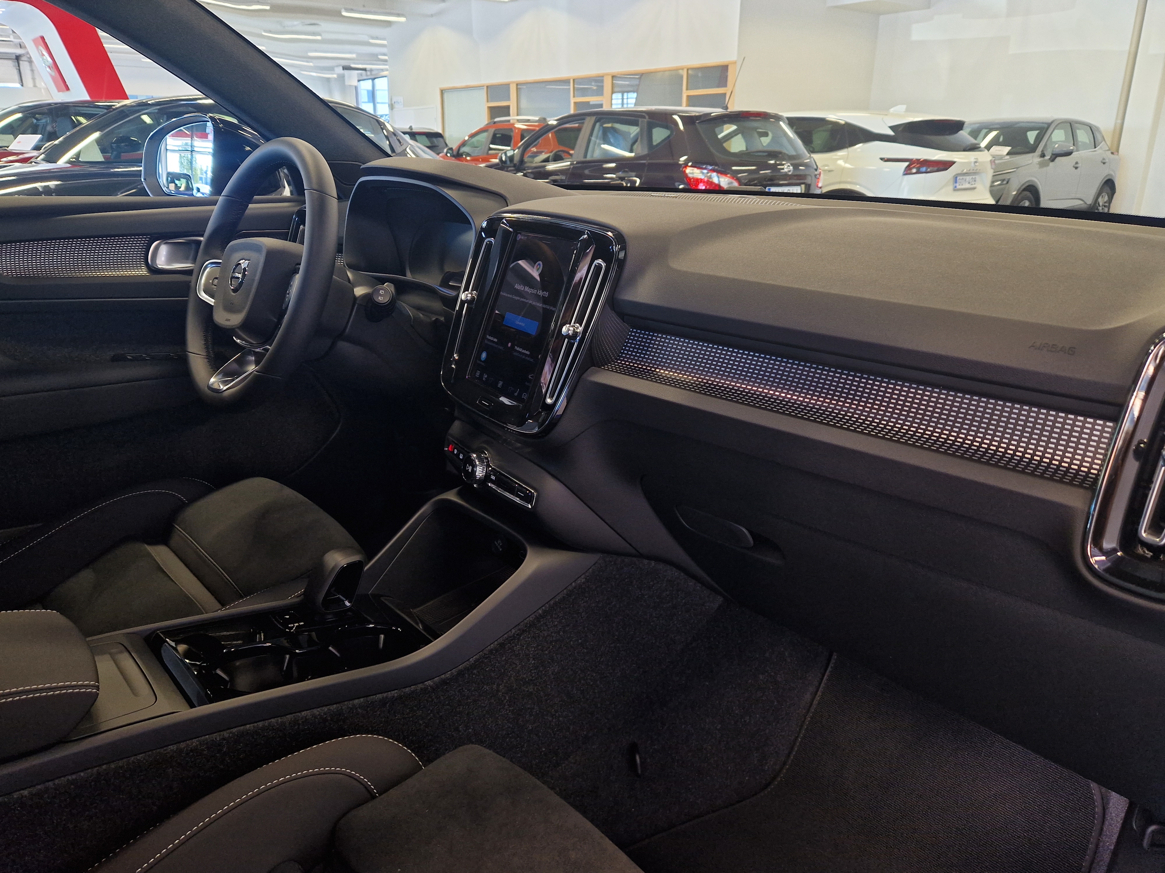 Volvo EX40 TWIN PERFORMANCE PLUS BLACK EDITION.