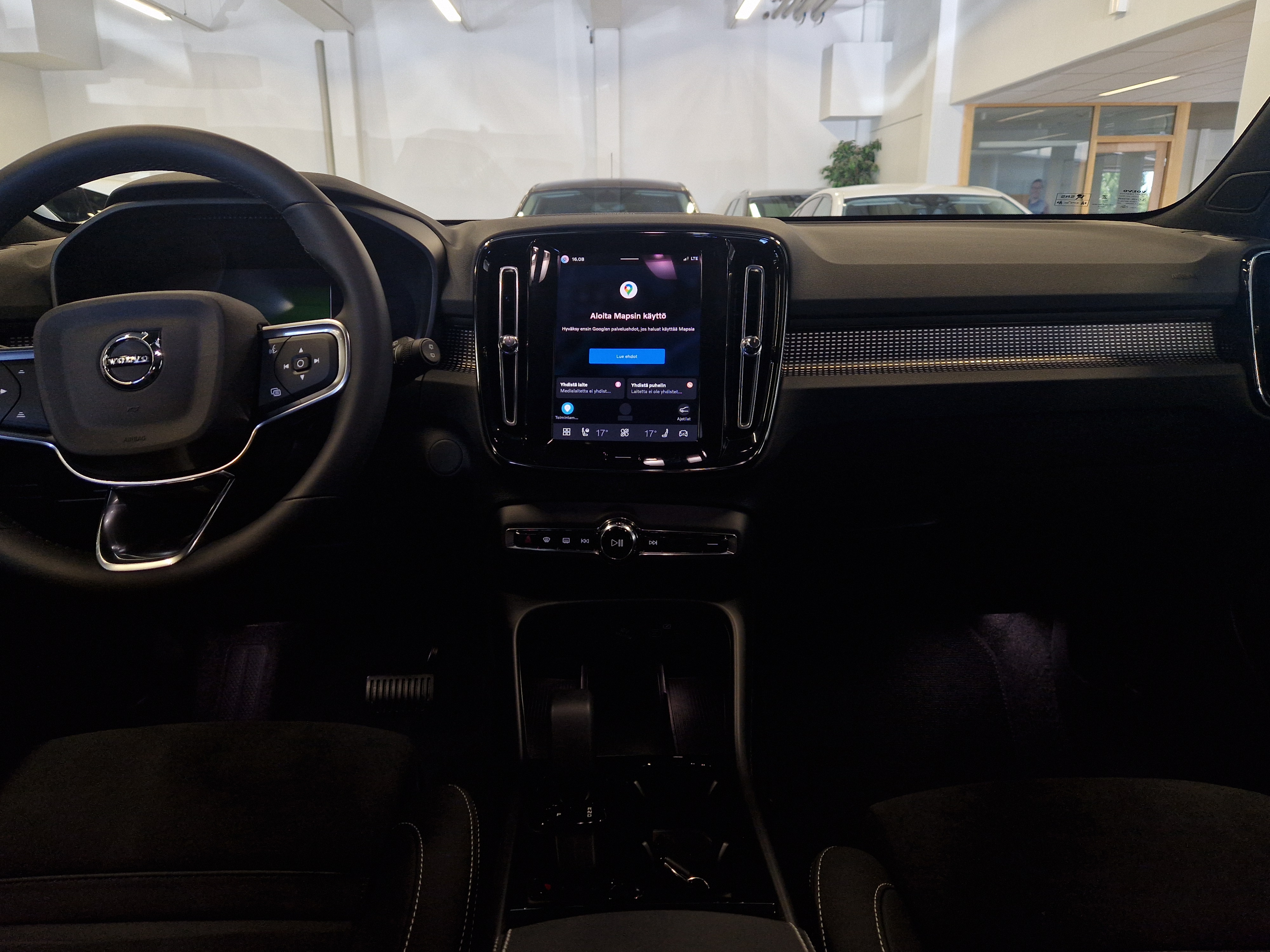 Volvo EX40 TWIN PERFORMANCE PLUS BLACK EDITION.