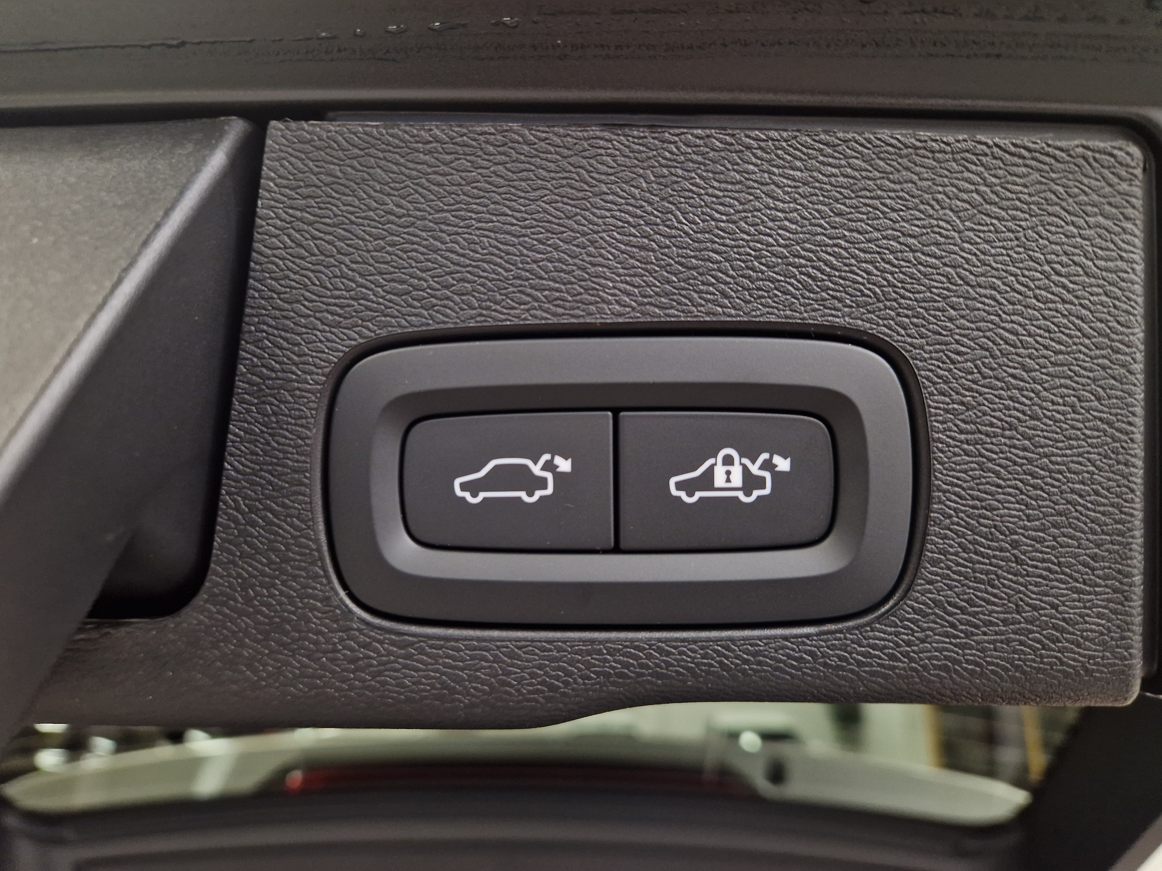 Volvo XC60 T6 AWD LONG RANGE PLUS BRIGHT