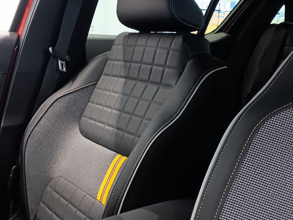 Renault 4 E-TECH ELECTRIC 150HV COMFORT RANGE ICONIC
