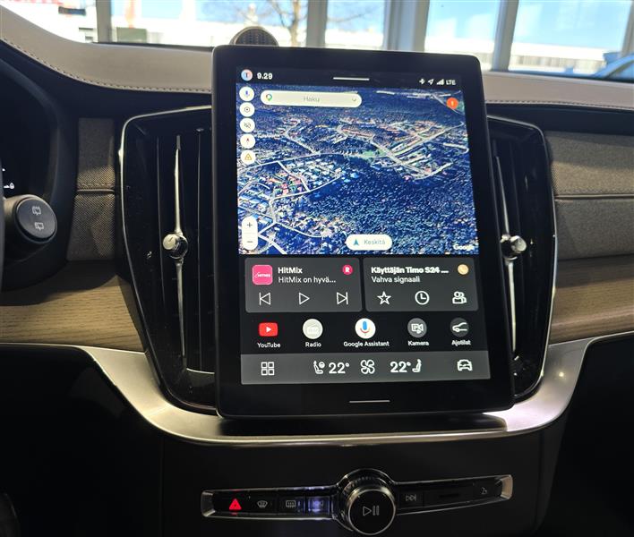 Volvo XC90 T8 AWD LONG RANGE HIGH PERFORMANCE ULTRA DARK.