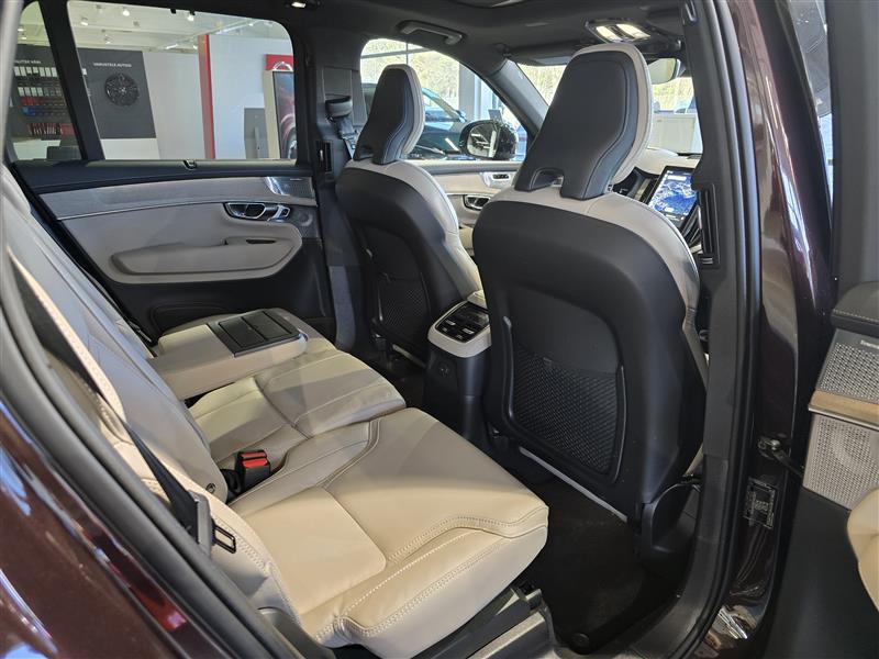 Volvo XC90 T8 AWD LONG RANGE HIGH PERFORMANCE ULTRA DARK.