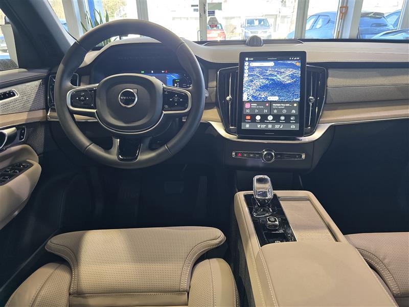 Volvo XC90 T8 AWD LONG RANGE HIGH PERFORMANCE ULTRA DARK.