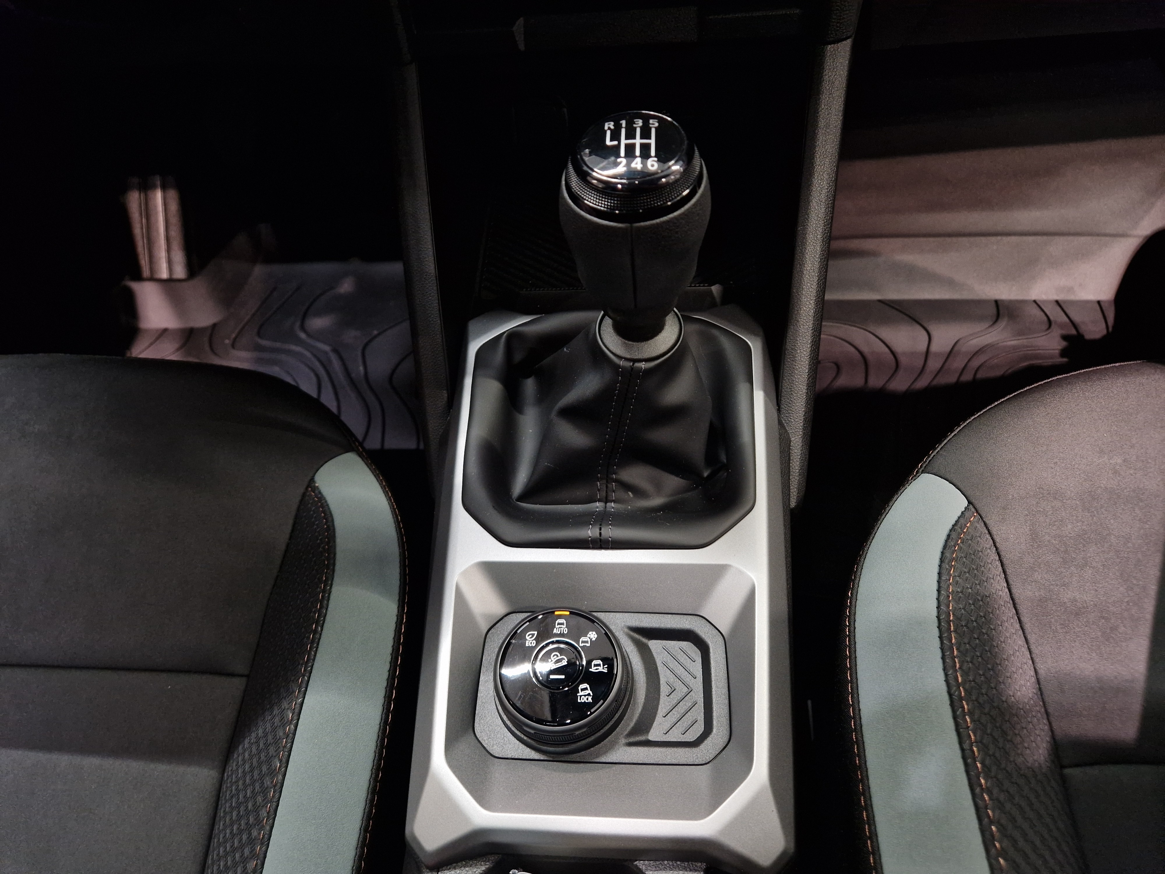 Dacia BIGSTER MILD HYBRID 130 4X4 EXTREME.