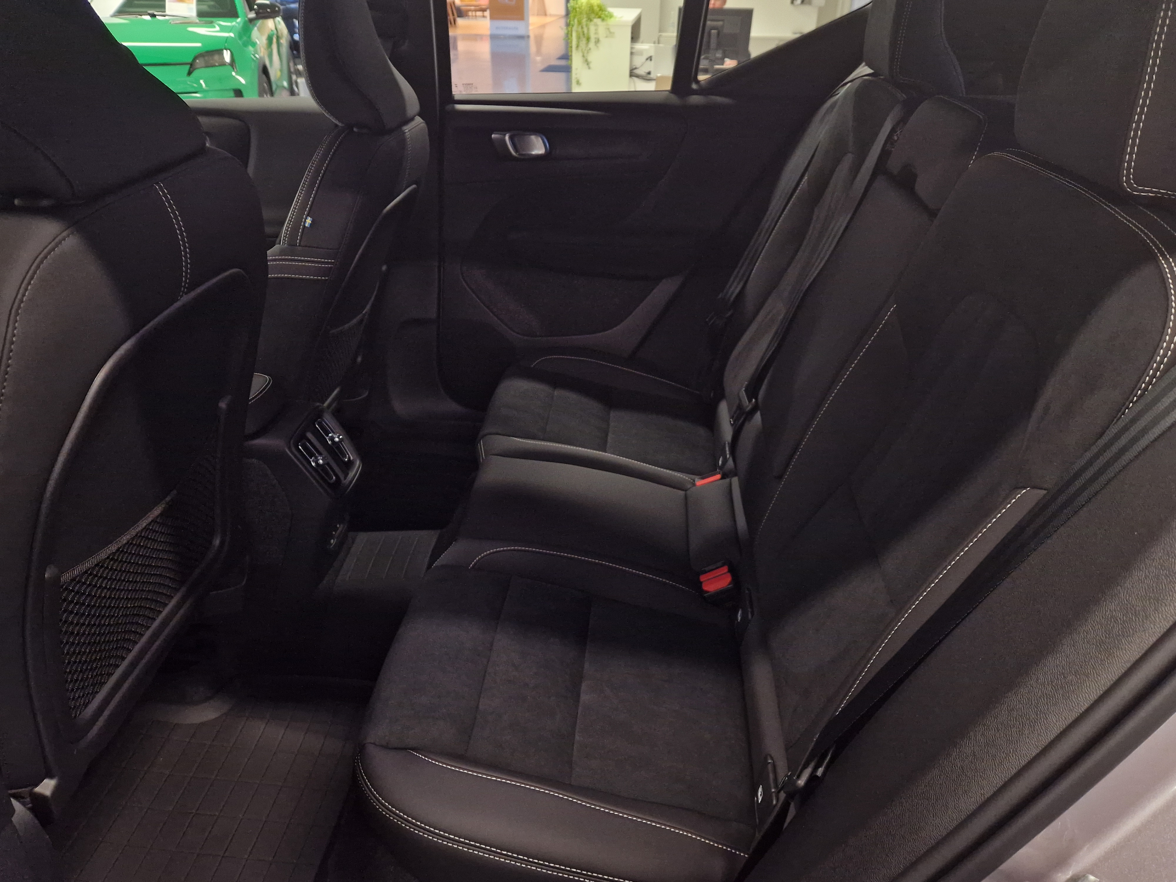 Volvo EX40 TWIN PLUS.
